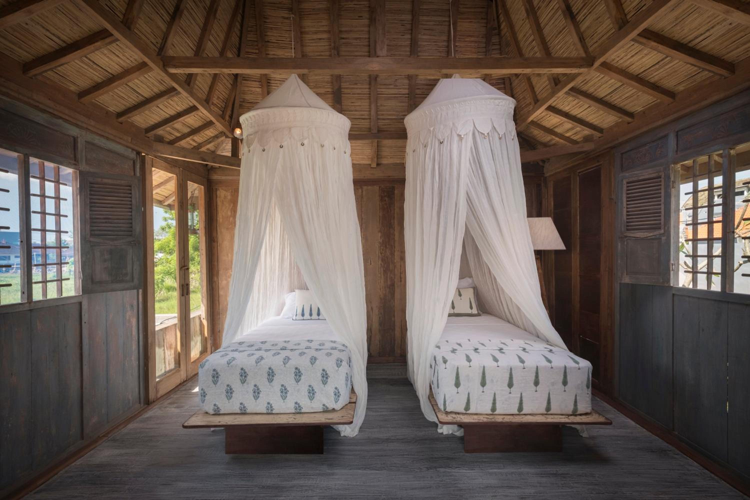 Villa Manggala - 13 mins walk to Berawa Beach