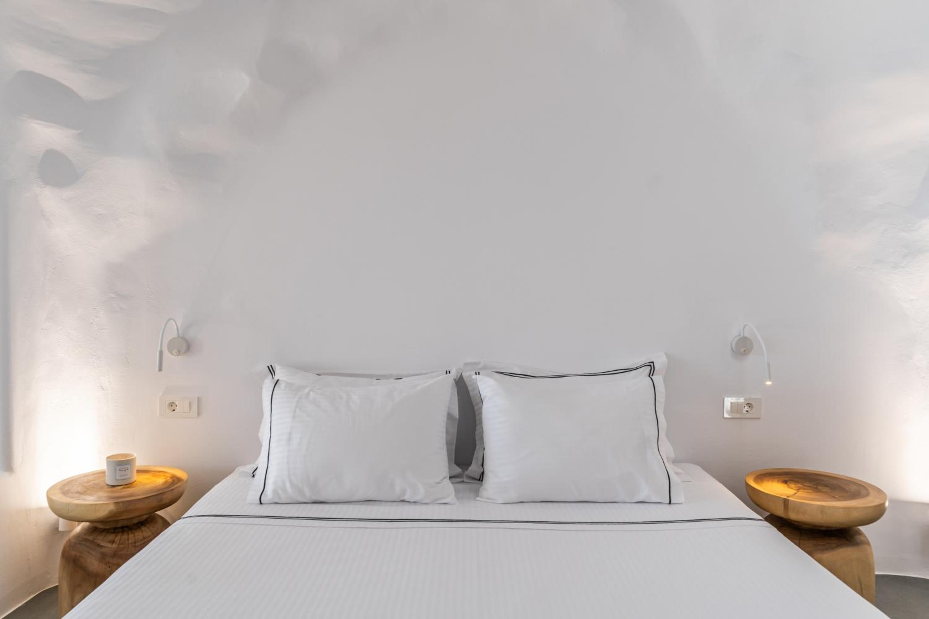 Numa Santorini