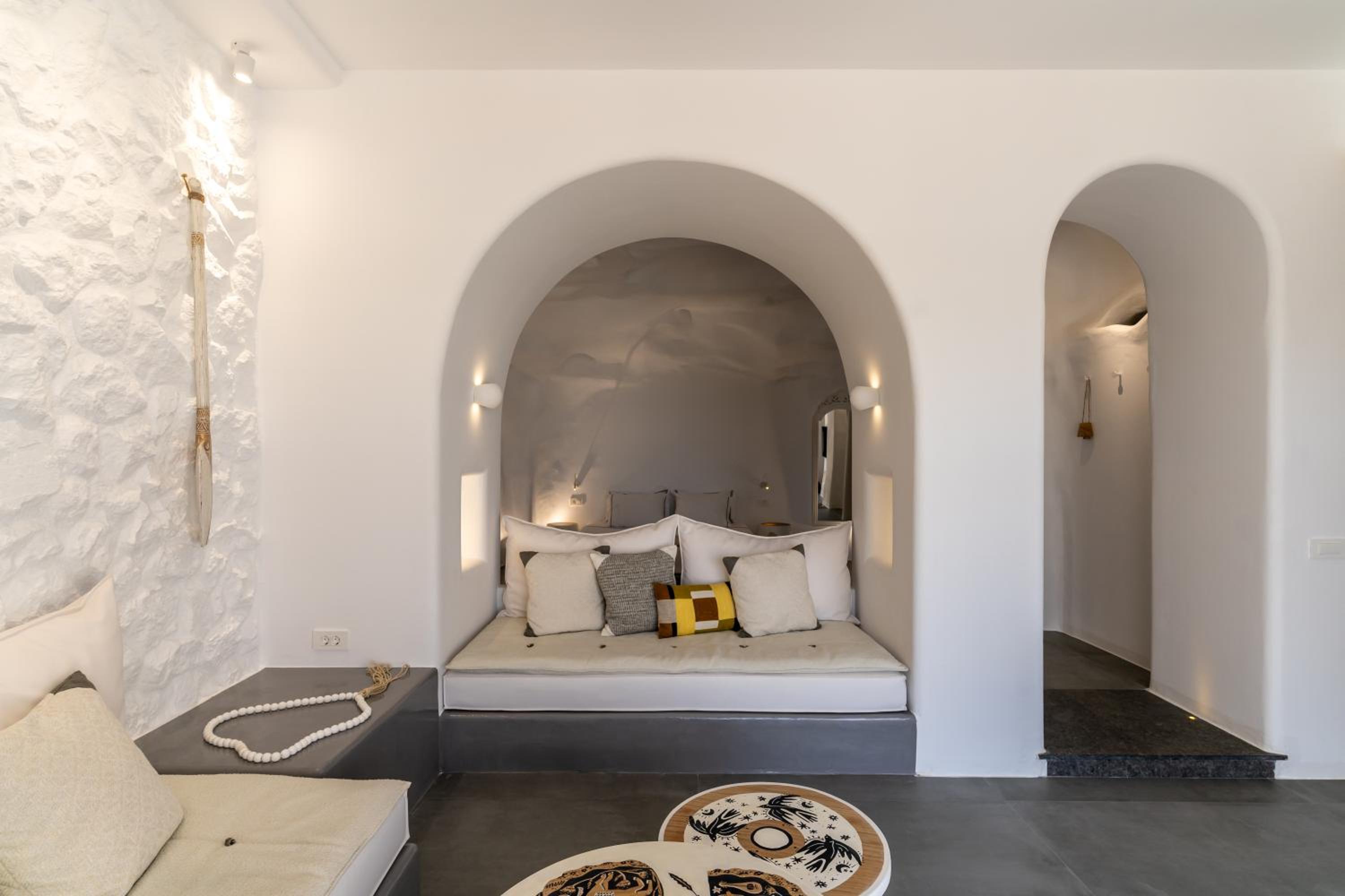 Numa Santorini