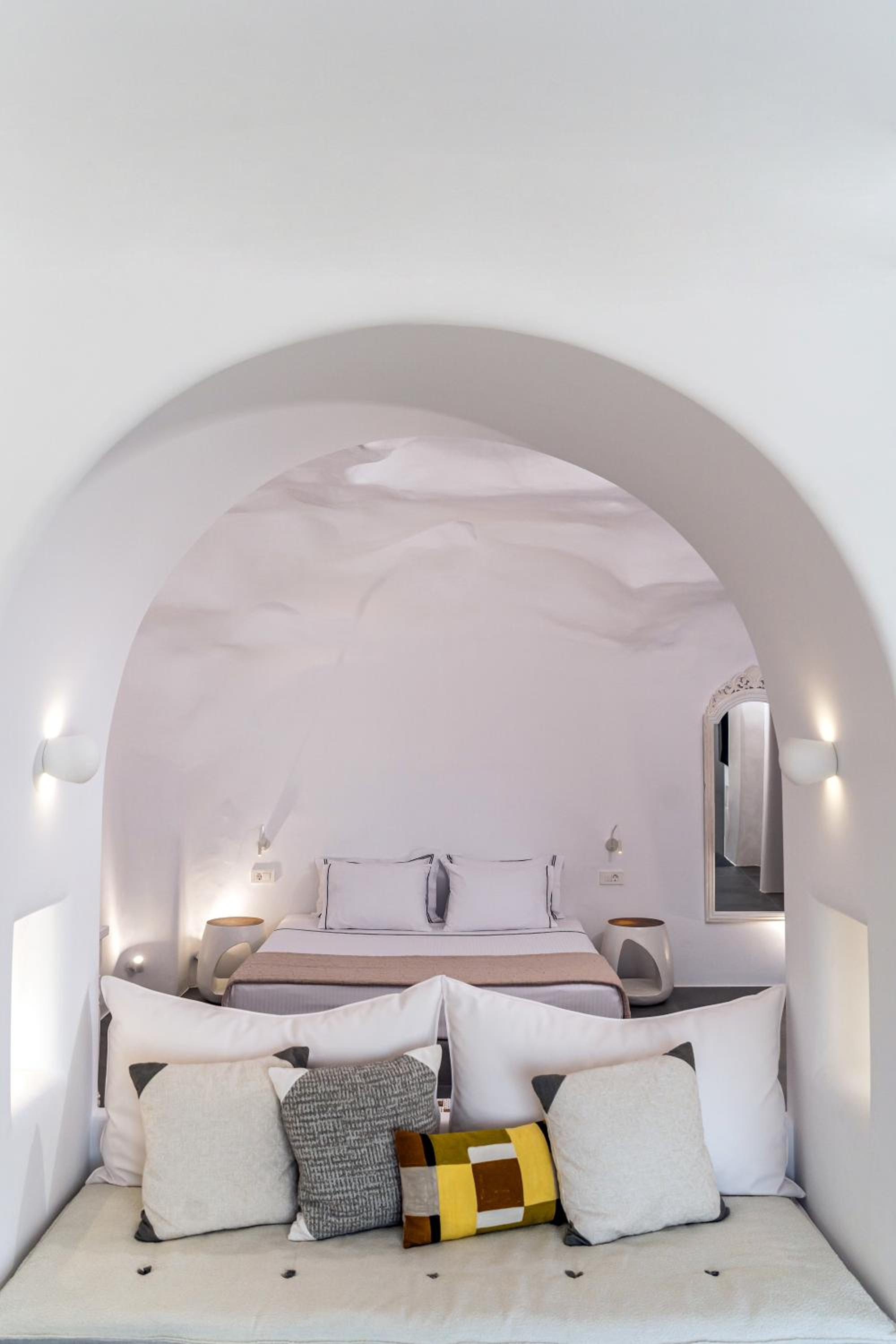 Numa Santorini