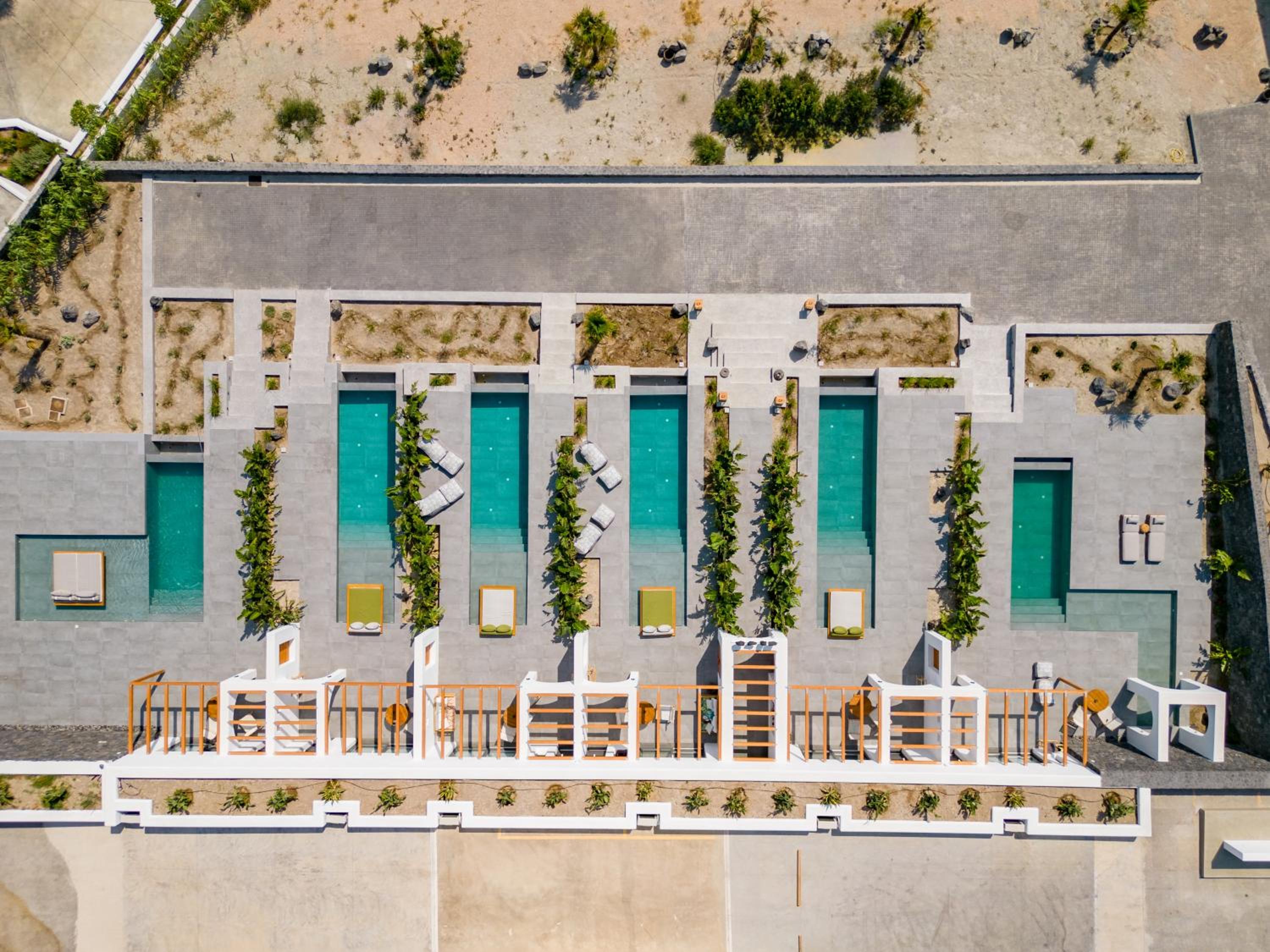 Numa Santorini