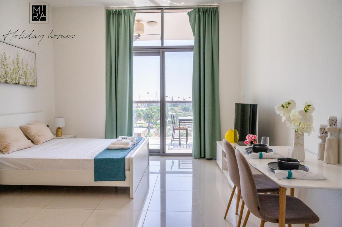 Mira Holiday Homes - Spacious Studio with Balcony - Free Wifi