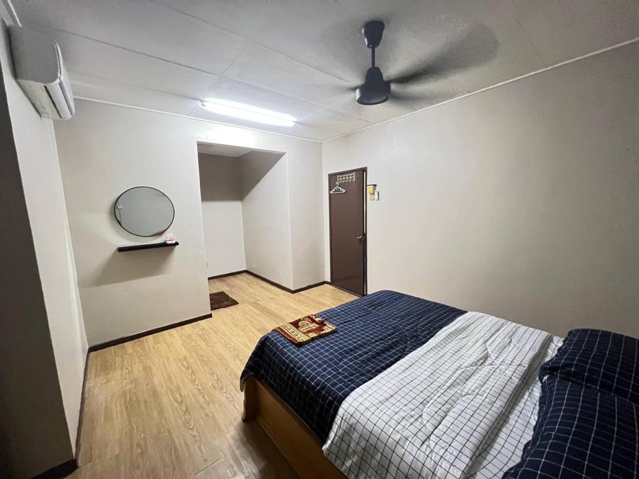 Netflix Wifi Homestay Kak Nad Saujana Utama photo 8
