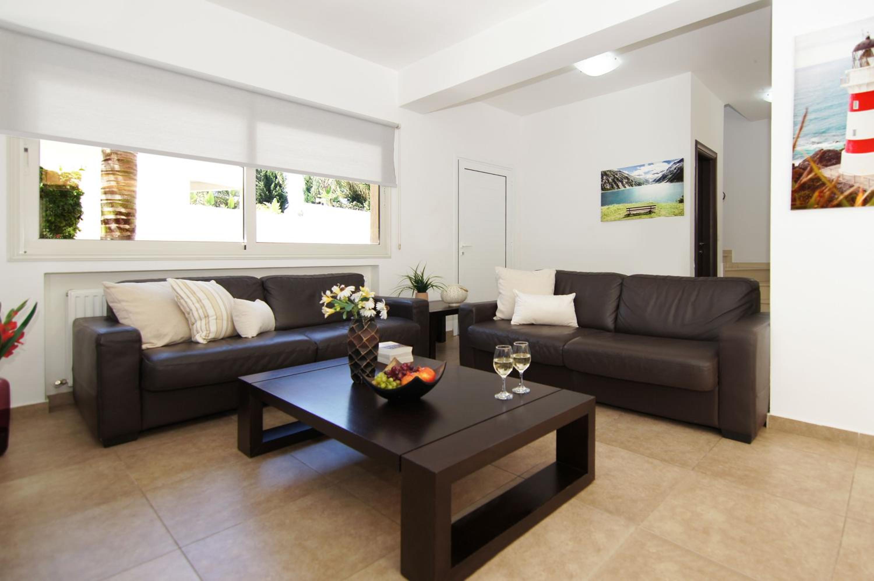 Villa Michaella - 500m from Golden Beach