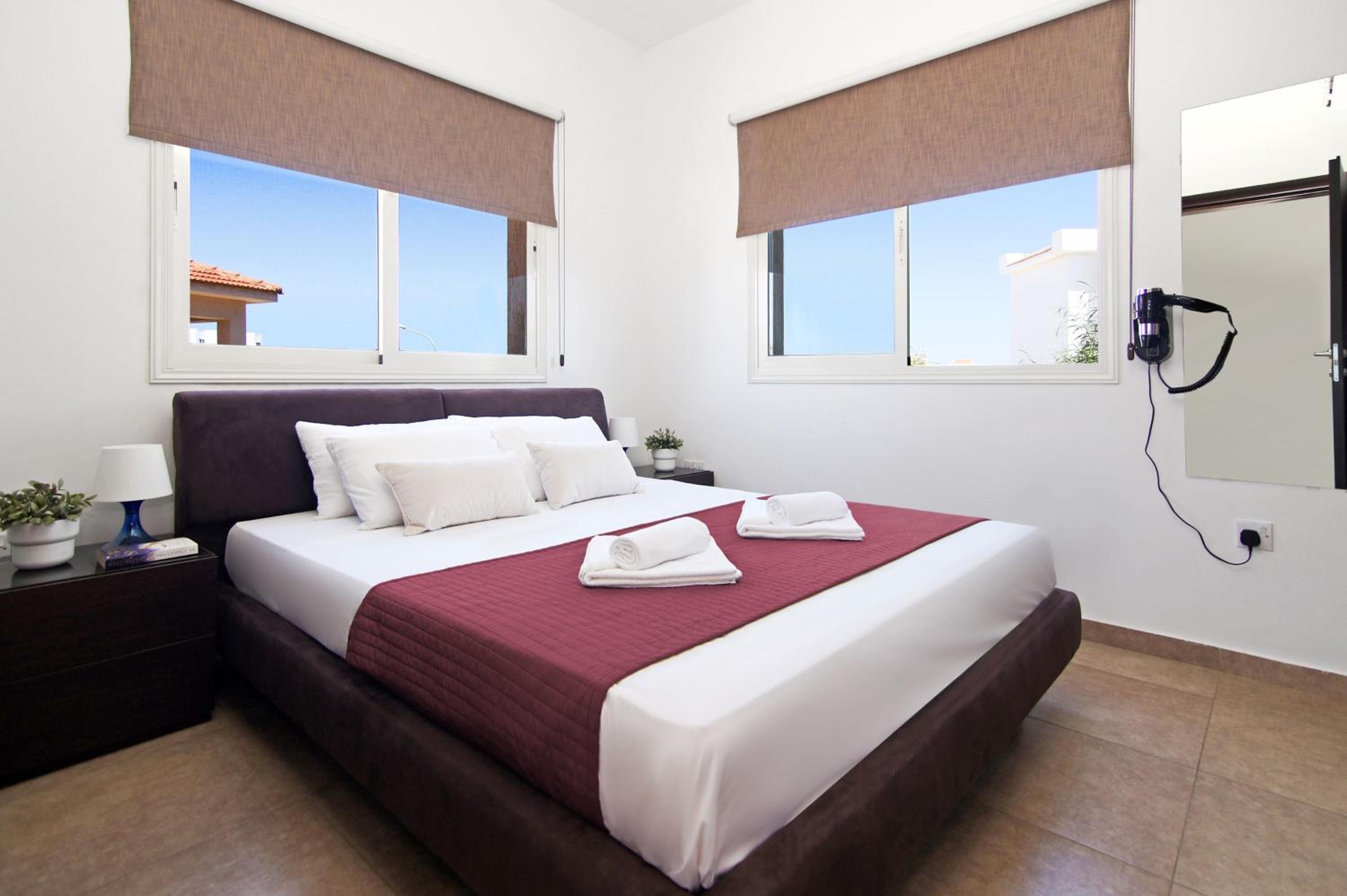 Villa Michaella - 500m from Golden Beach