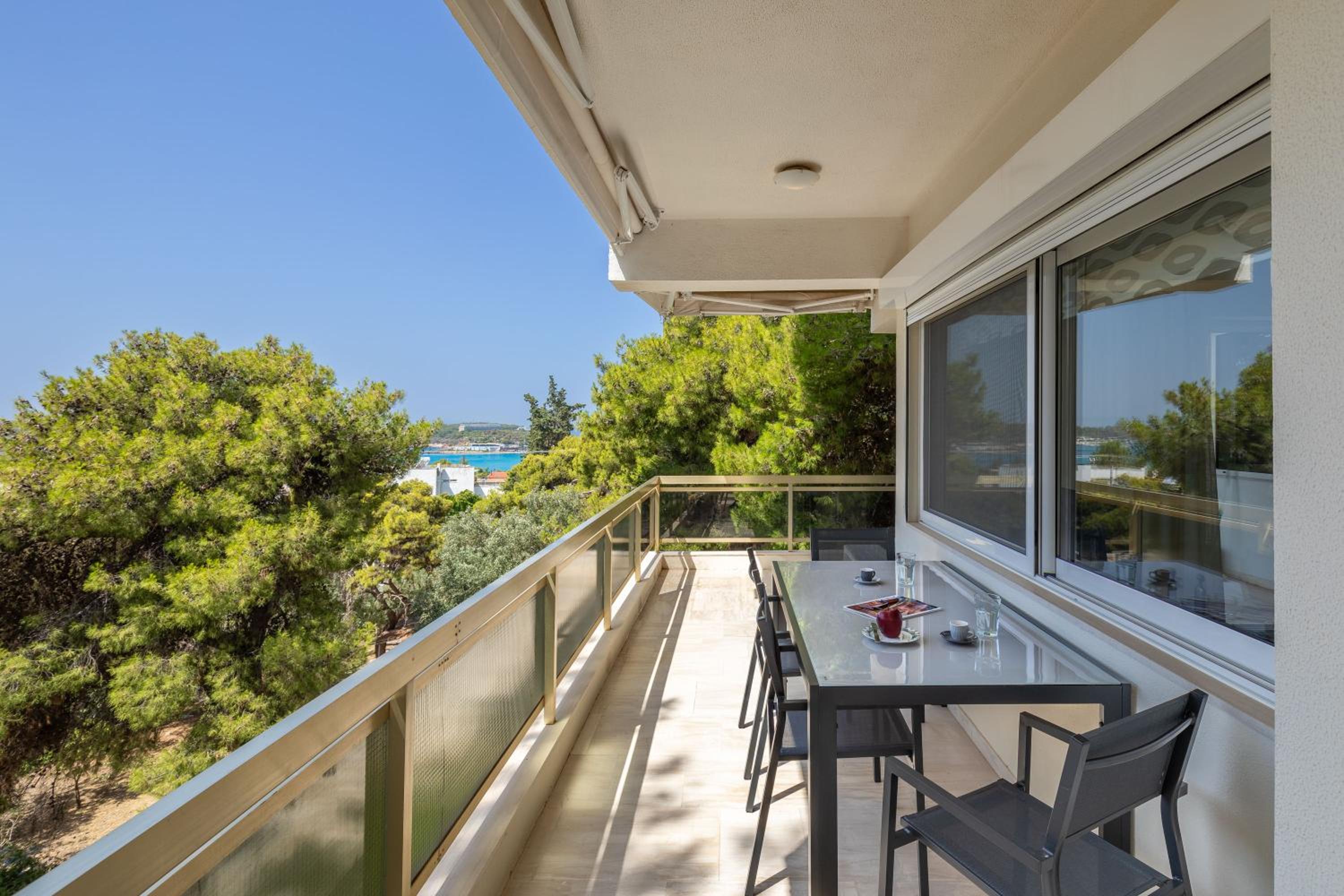 Relux Sea View 2 Bedroom Apartment by BluPine
