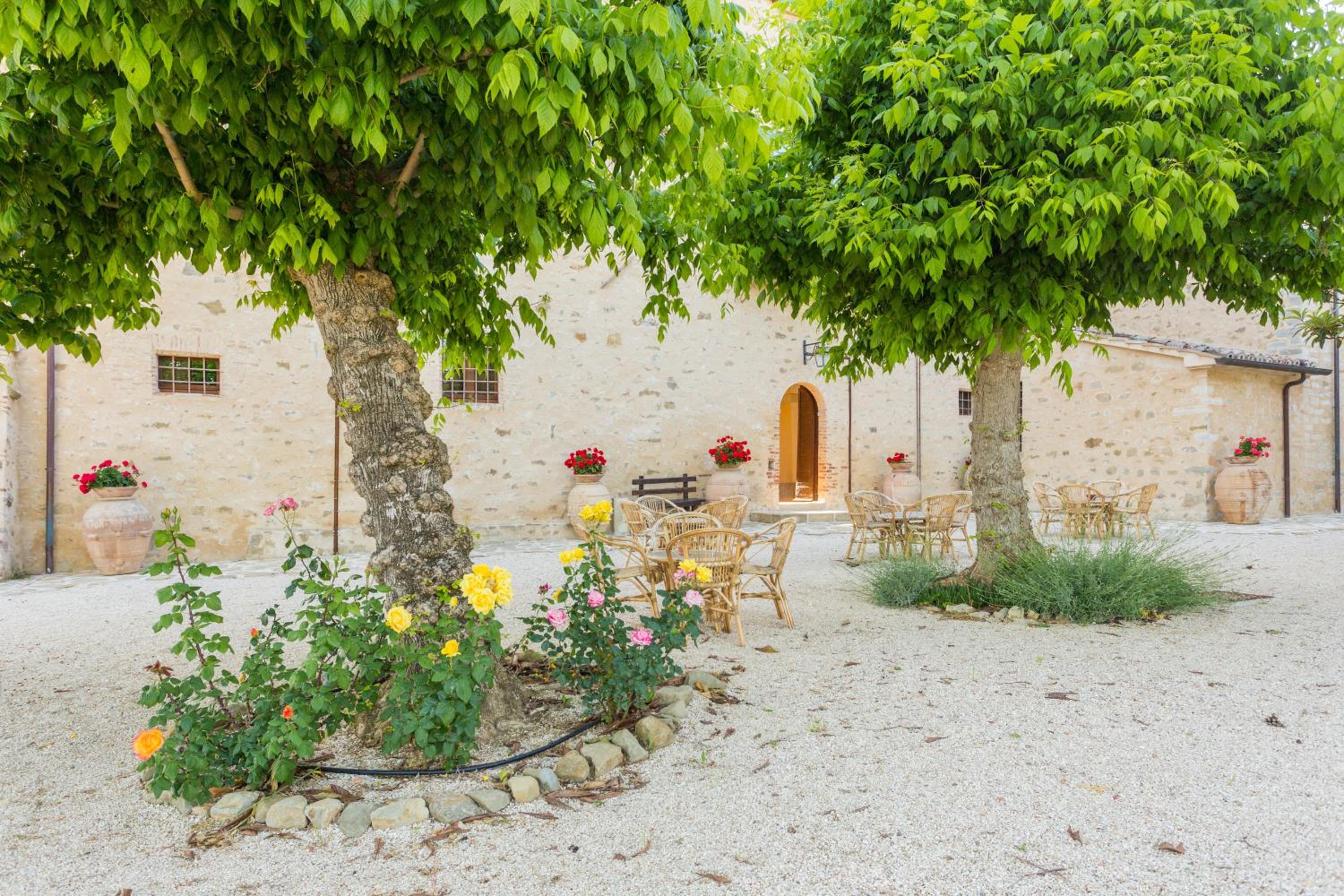 Borgo Colognola - Dimora Storica