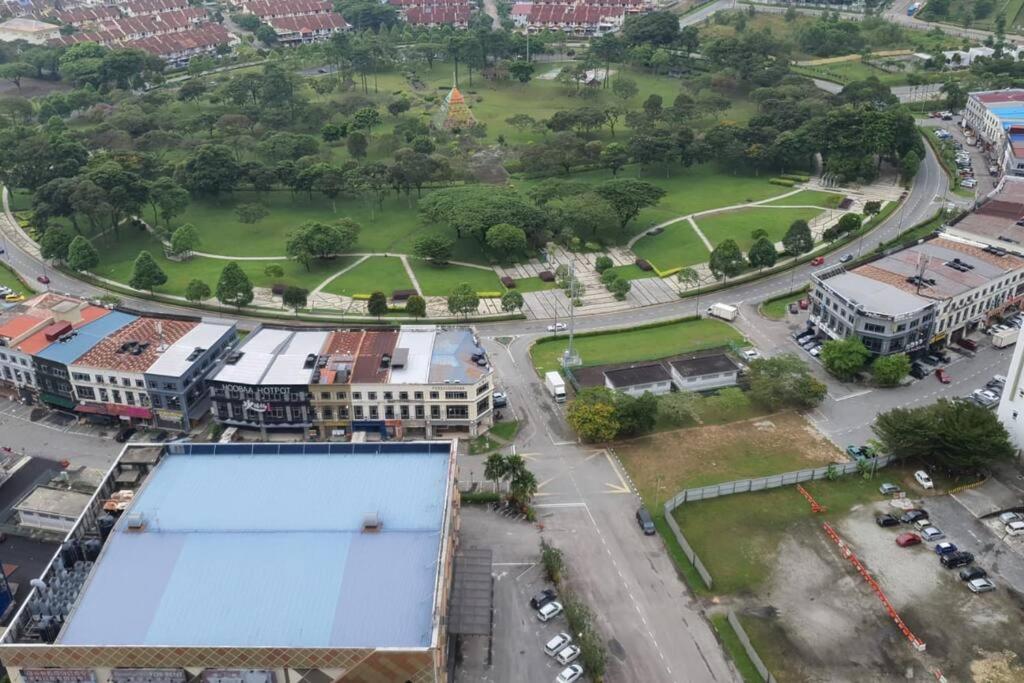 Cozy Sky Loft 5 Guests with Netflix & Facilities L28