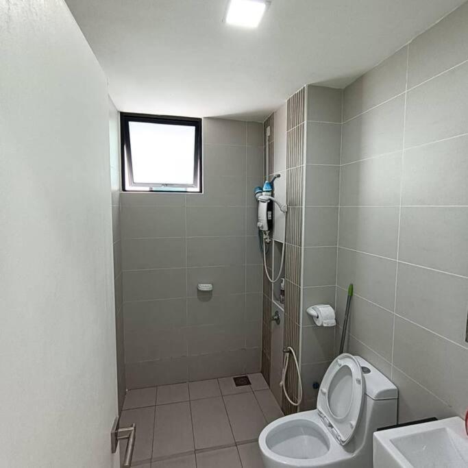 Cozy Sky Loft 5 Guests with Netflix & Facilities L28