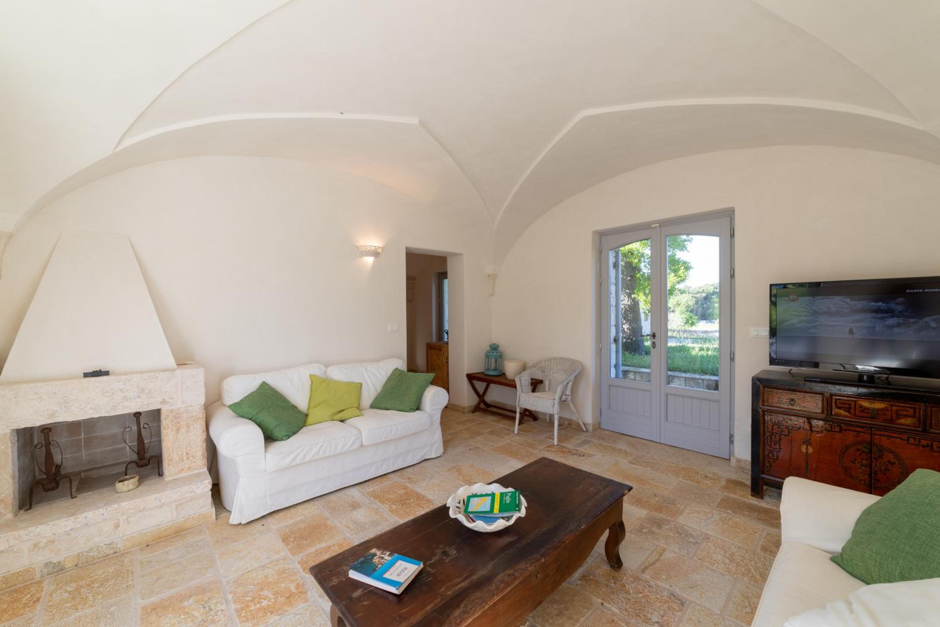 GuestHost - Trullo Silente - Olive Groves Relax in Locorotondo view 4