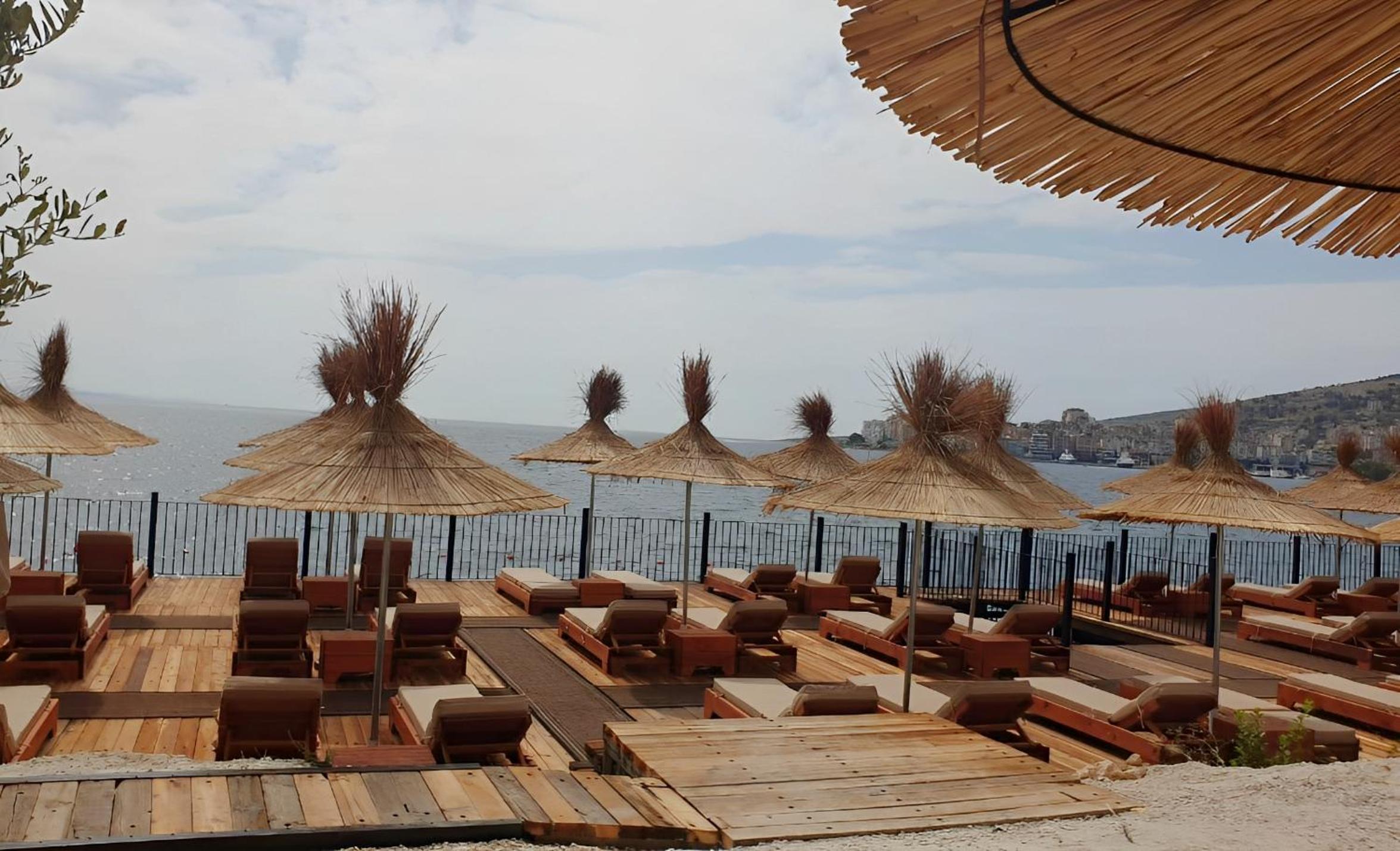 2F Saranda Apartment