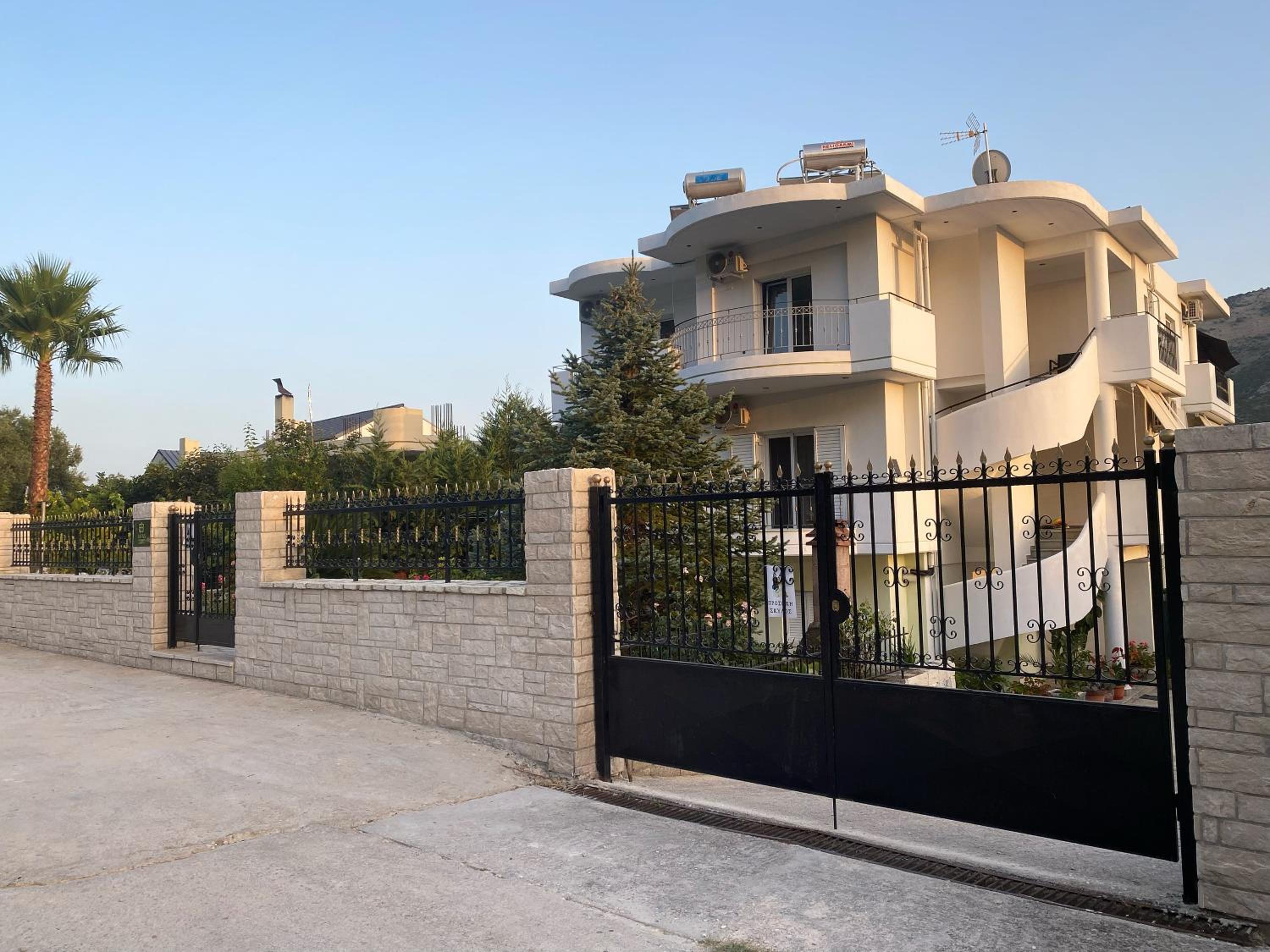 Bafas Apartments