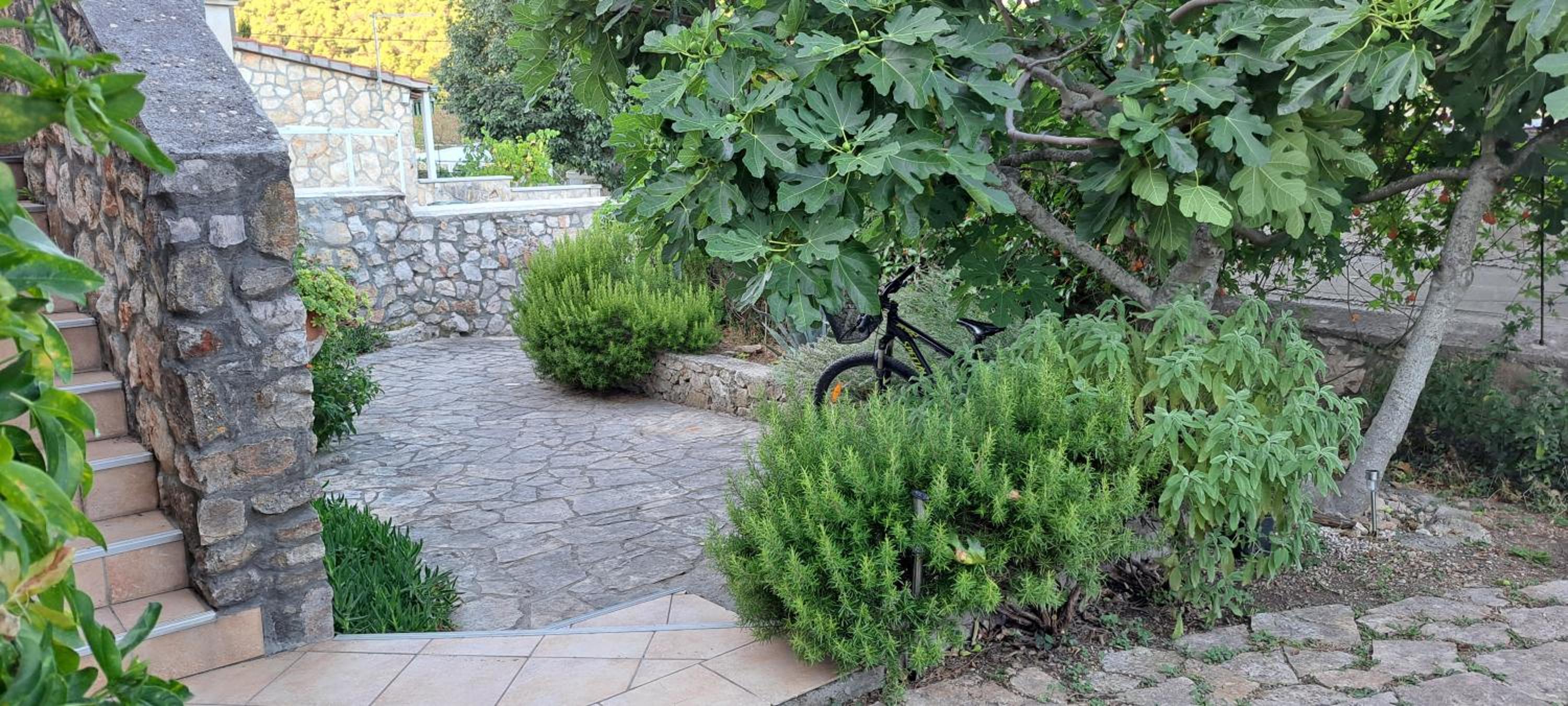 Stone House with garden Laganini view 5