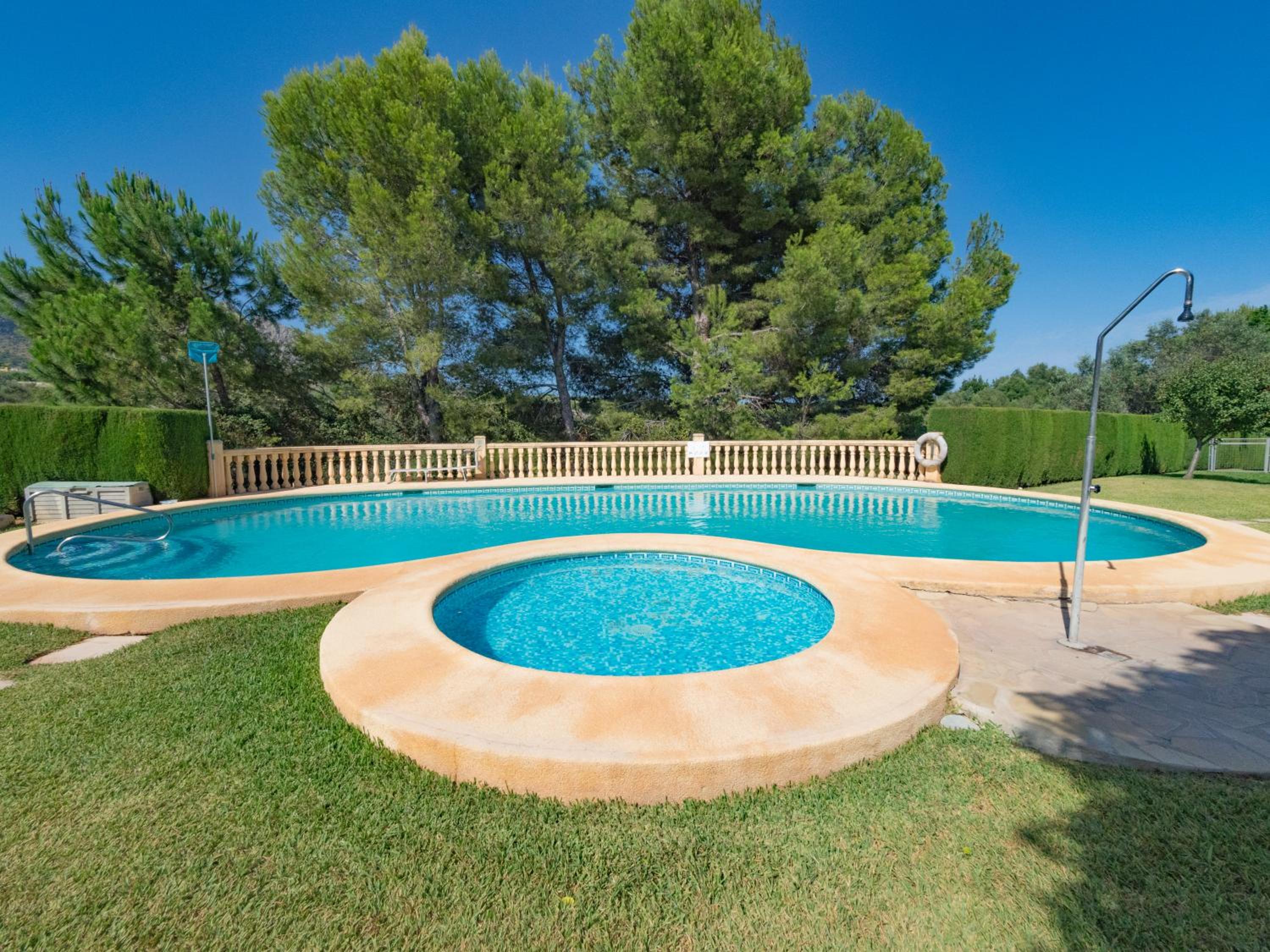 Casa Adosada Esquinera Urbanización Piscina Comunitaria