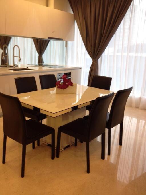 Lovely 3 Rooms with KLCC View, Pavilion & Netflix