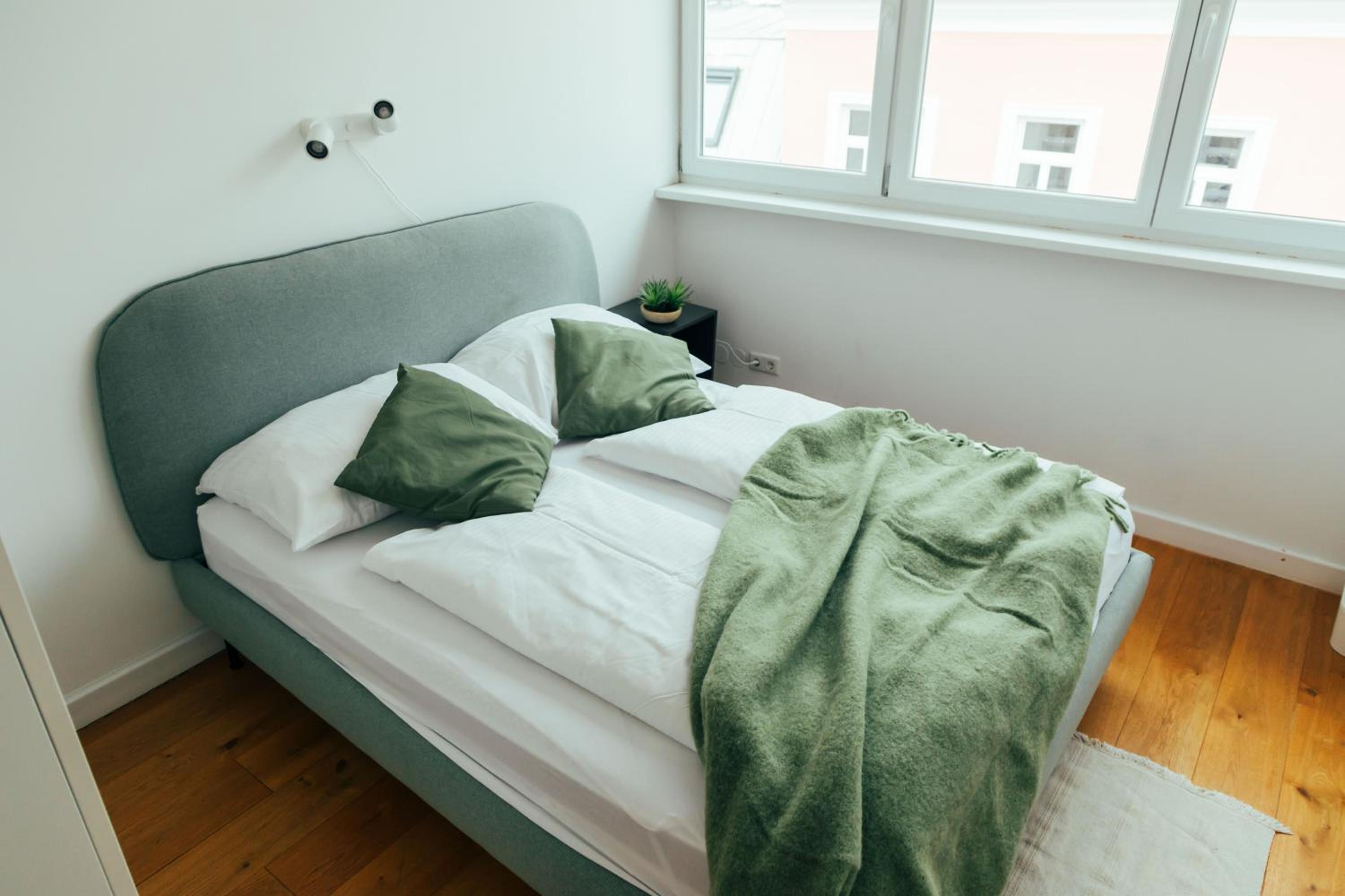 Large Apartments - Great for Groups - with Balcony or Terrace
