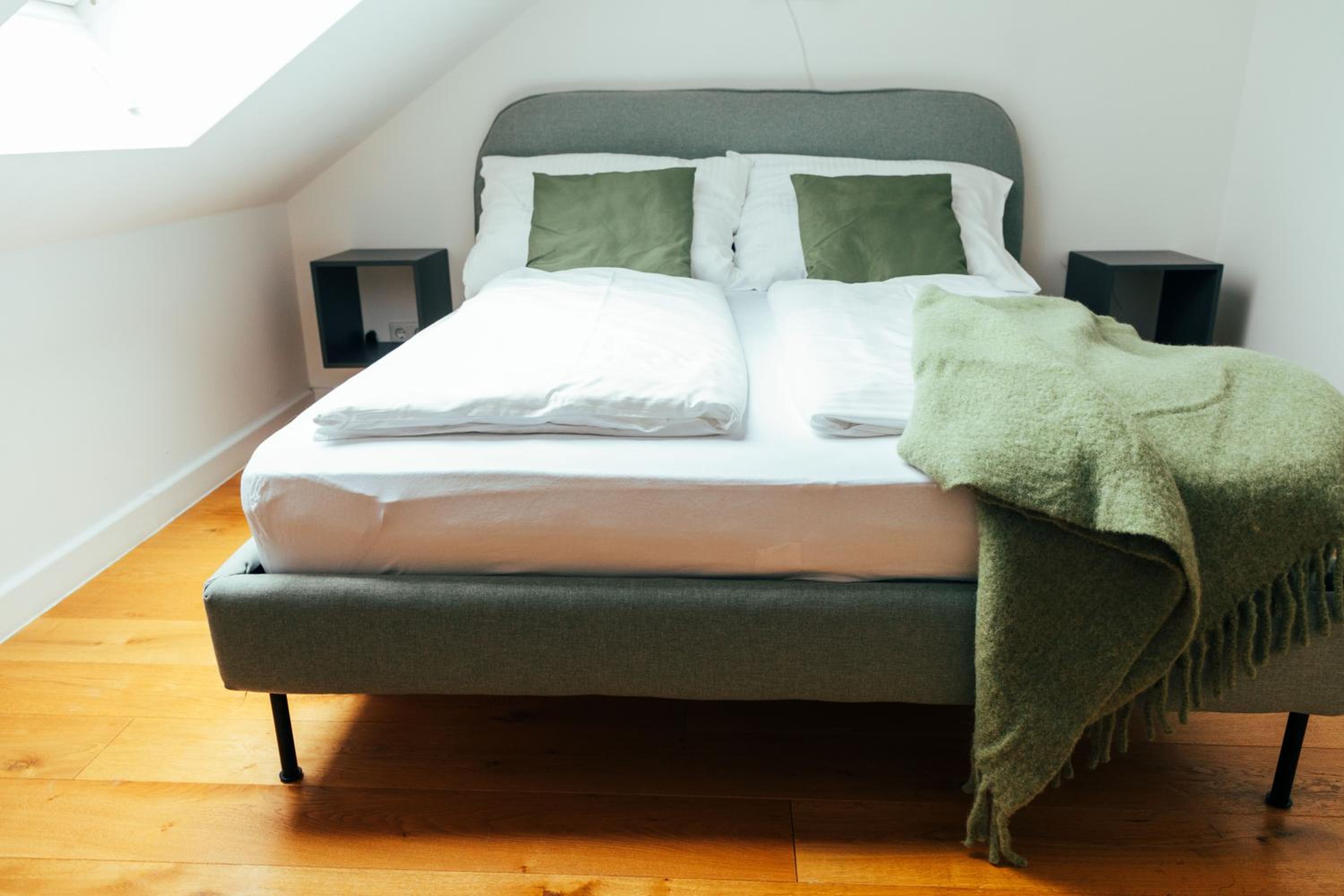 Large Apartments - Great for Groups - with Balcony or Terrace