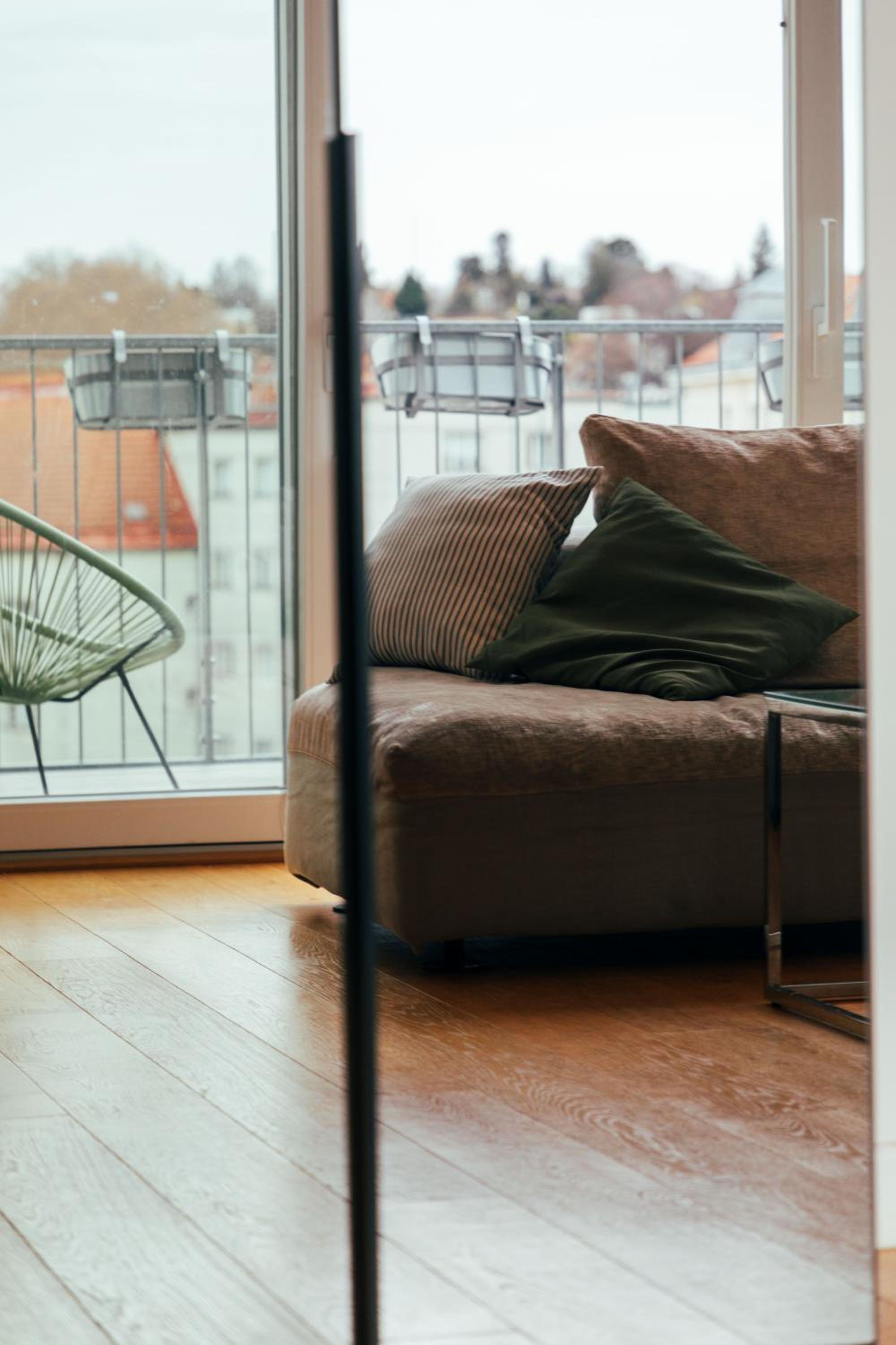 Large Apartments - Great for Groups - with Balcony or Terrace