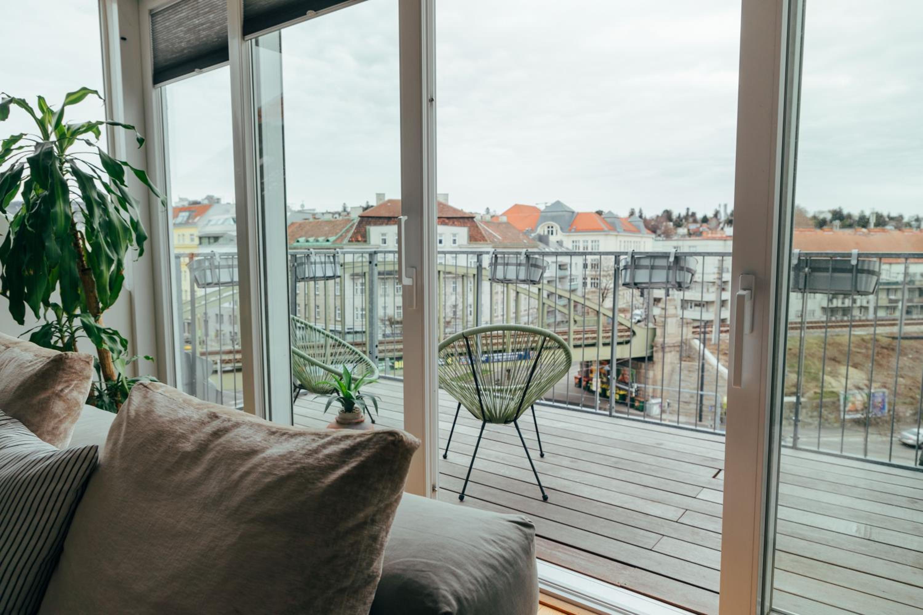 Large Apartments - Great for Groups - with Balcony or Terrace