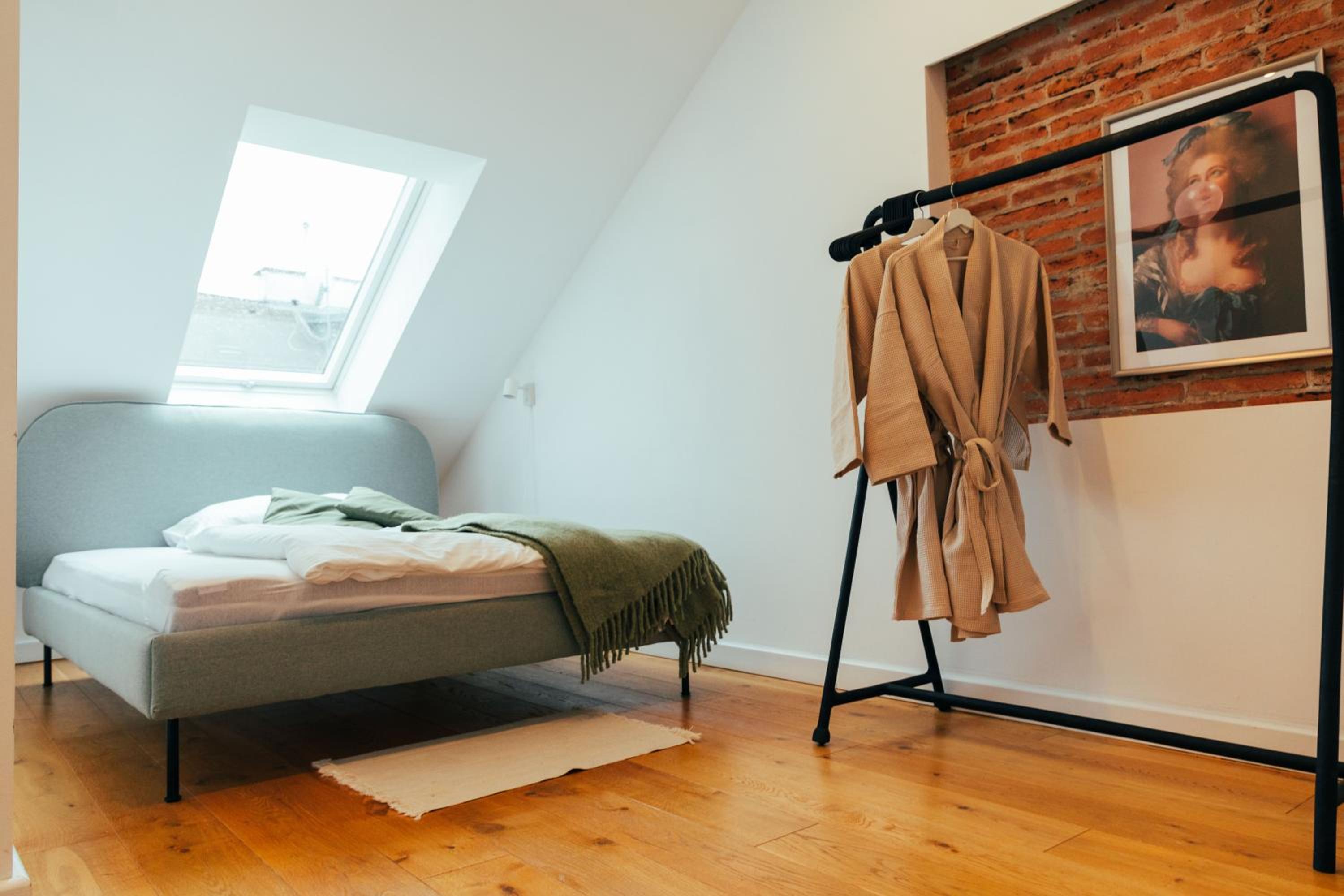Large Apartments - Great for Groups - with Balcony or Terrace
