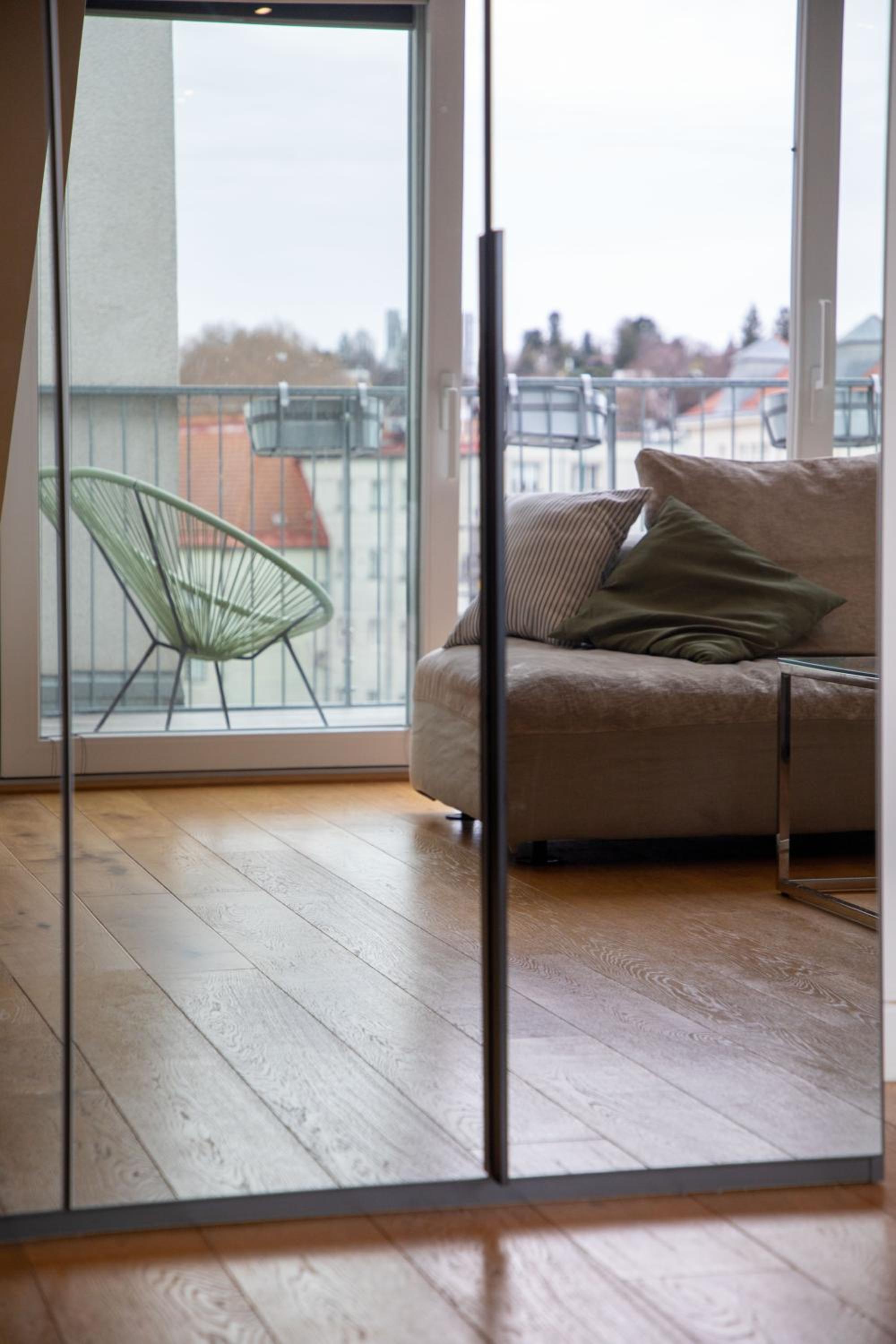 Large Apartments - Great for Groups - with Balcony or Terrace