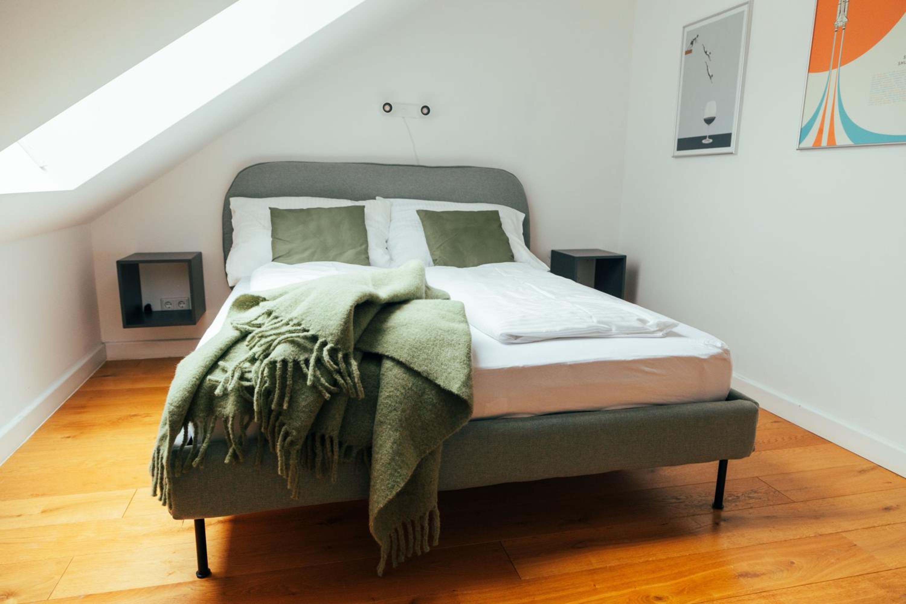 Large Apartments - Great for Groups - with Balcony or Terrace