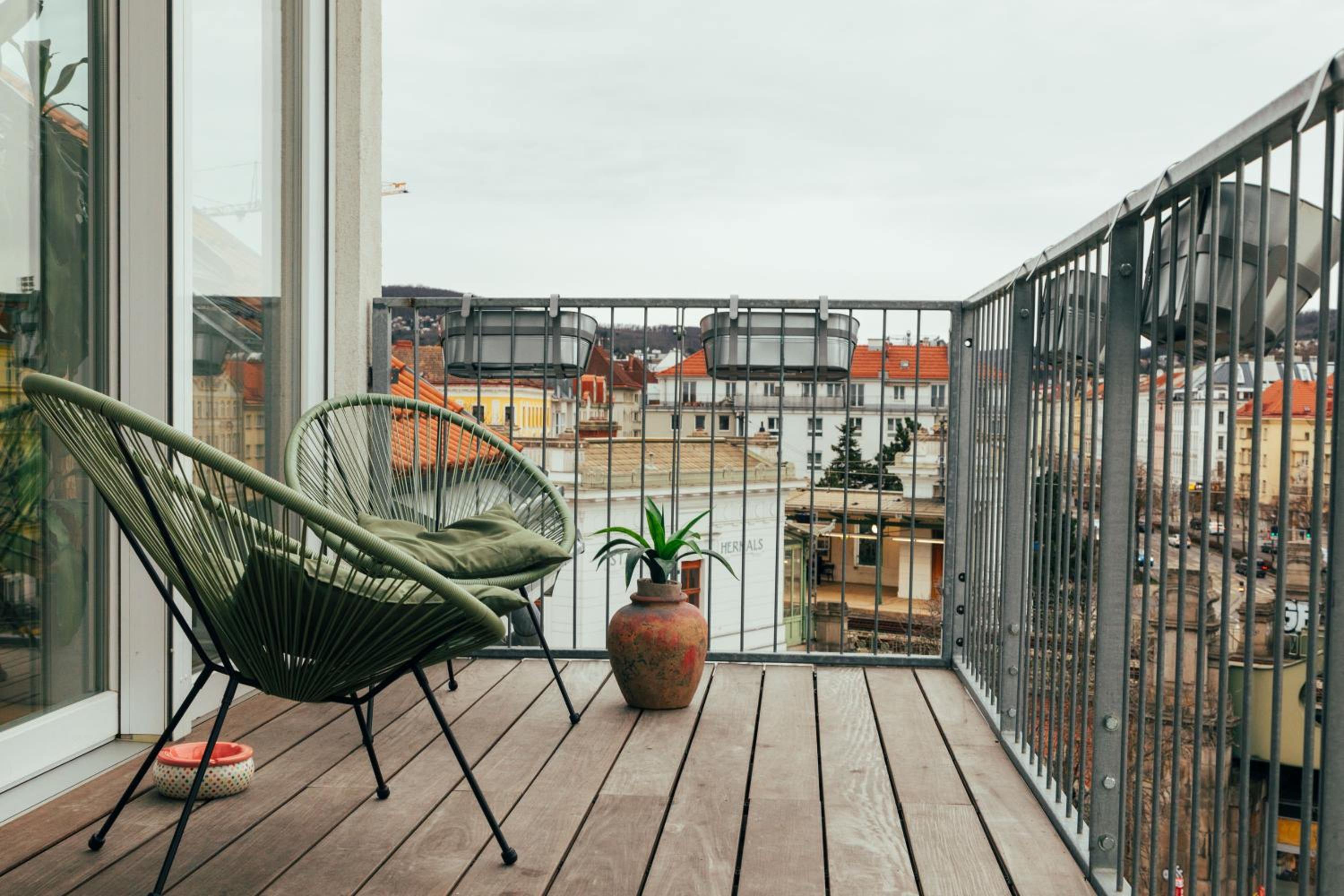 Large Apartments - Great for Groups - with Balcony or Terrace