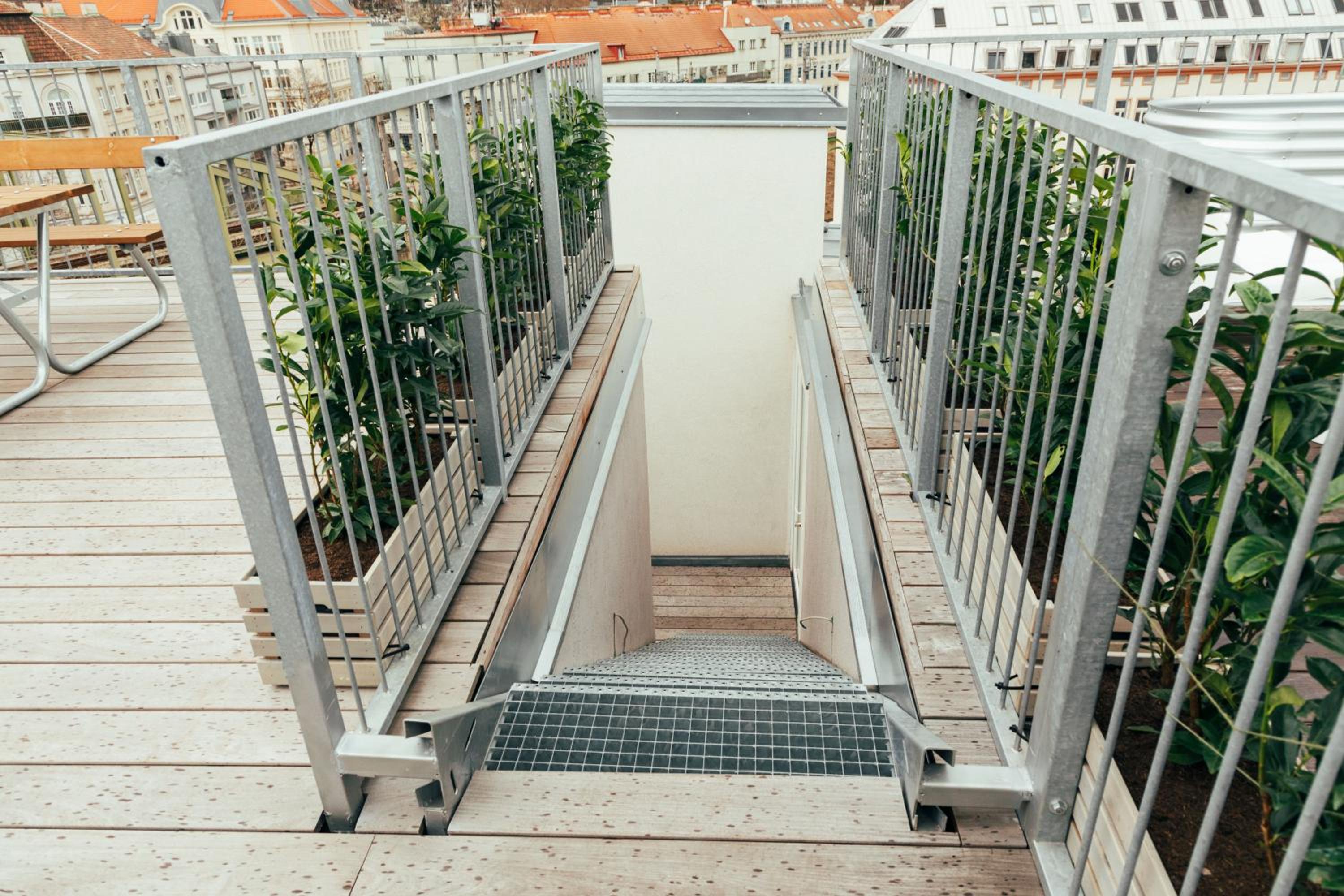 Large Apartments - Great for Groups - with Balcony or Terrace