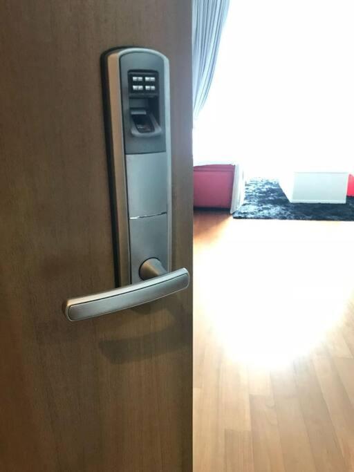 3 Guests,200m to KLCC & Pavilion Mall with Netflix