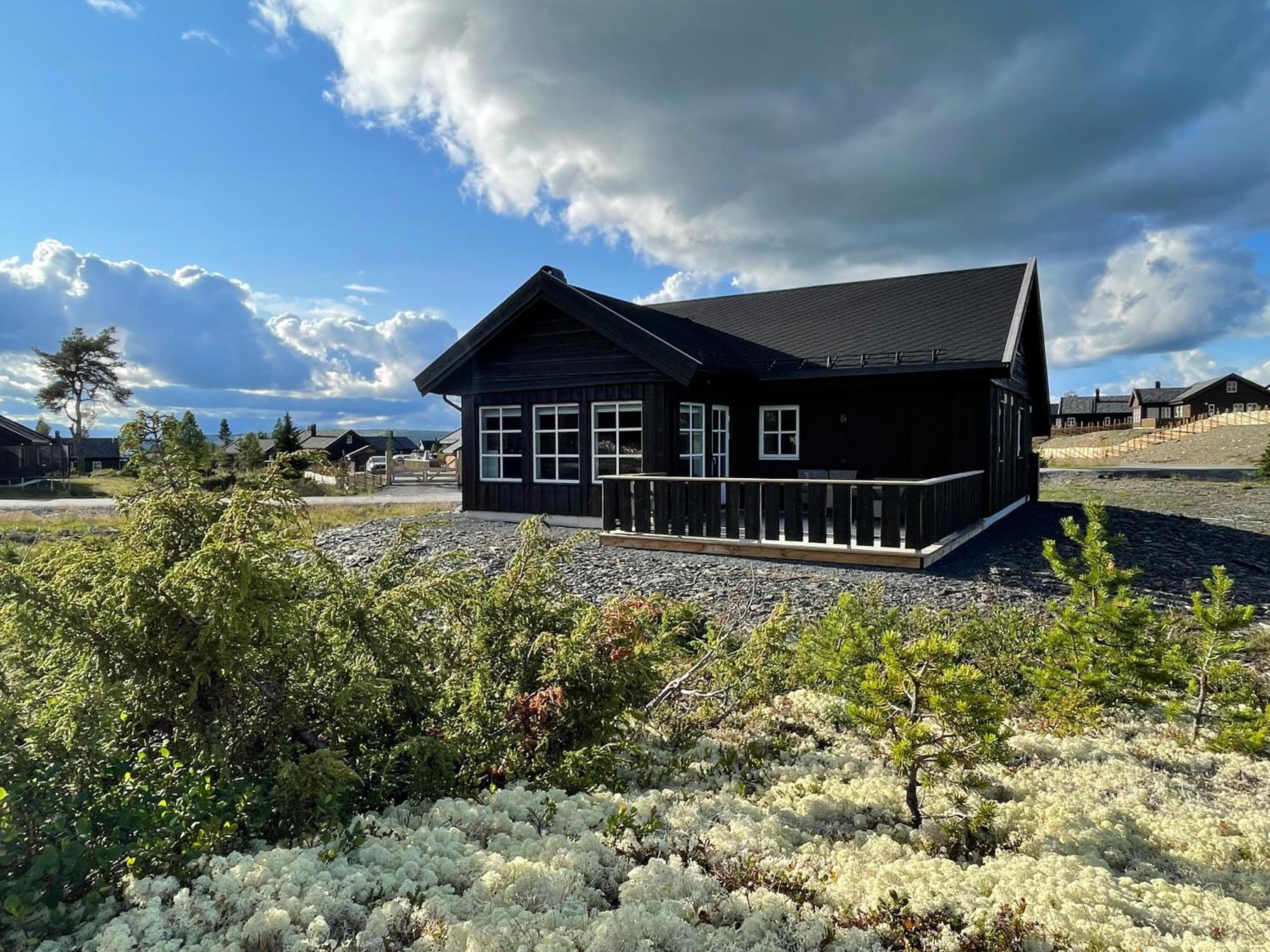 Tisleibu - cabin at Golfjellet view 2