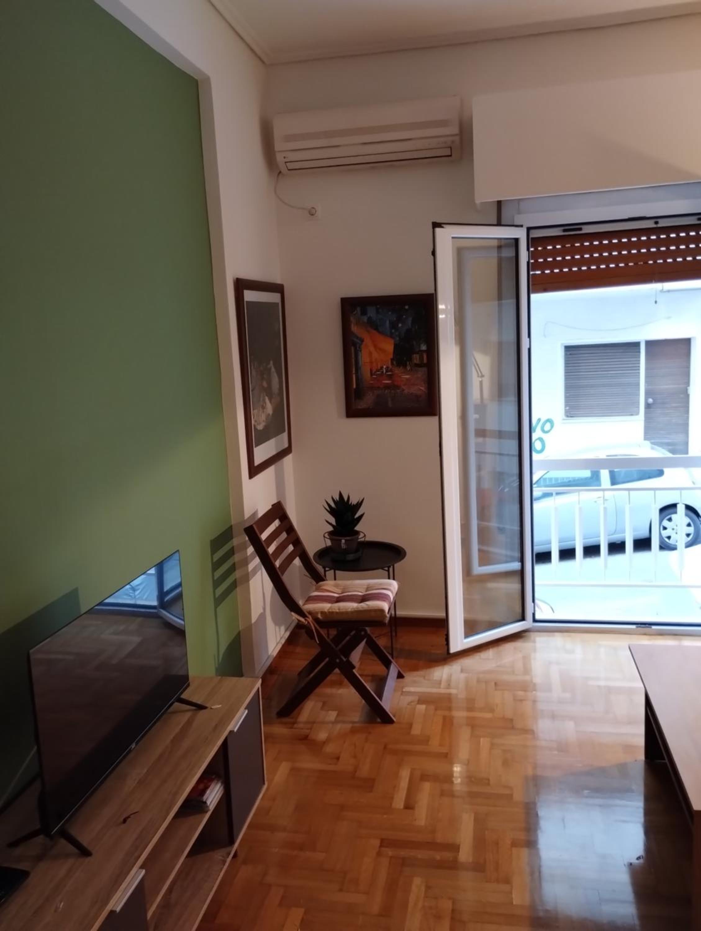 Vasia's cosy apartment in Athens, 