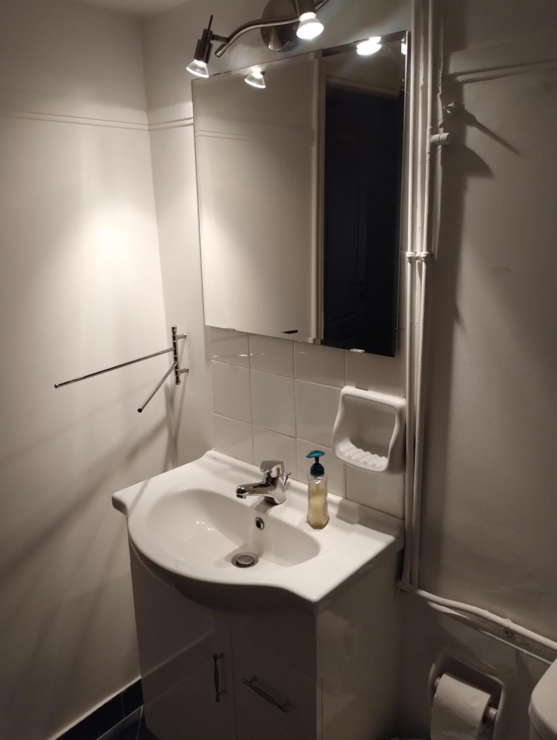 Vasia's cosy apartment in Athens, 