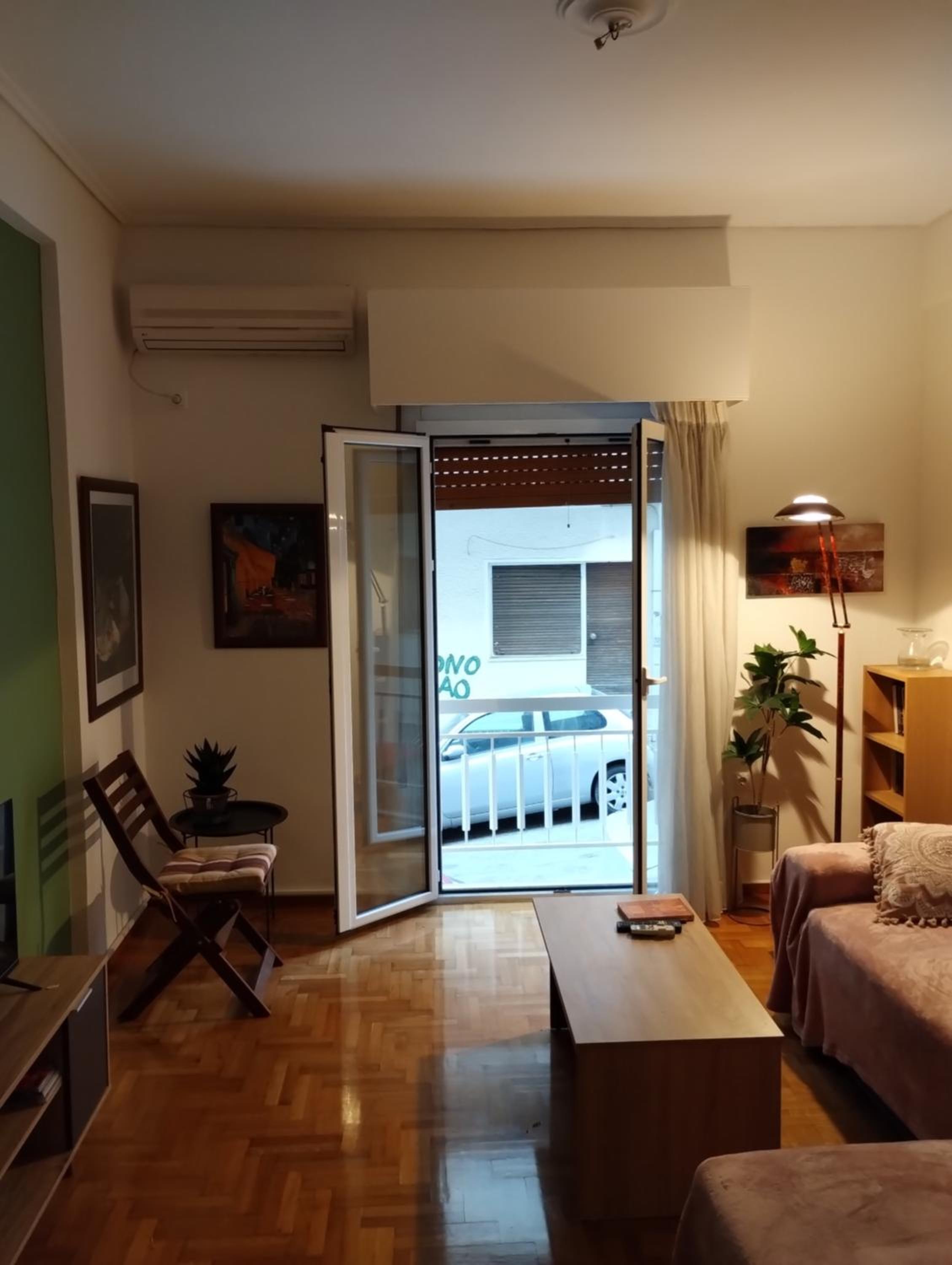 Vasia's cosy apartment in Athens, 
