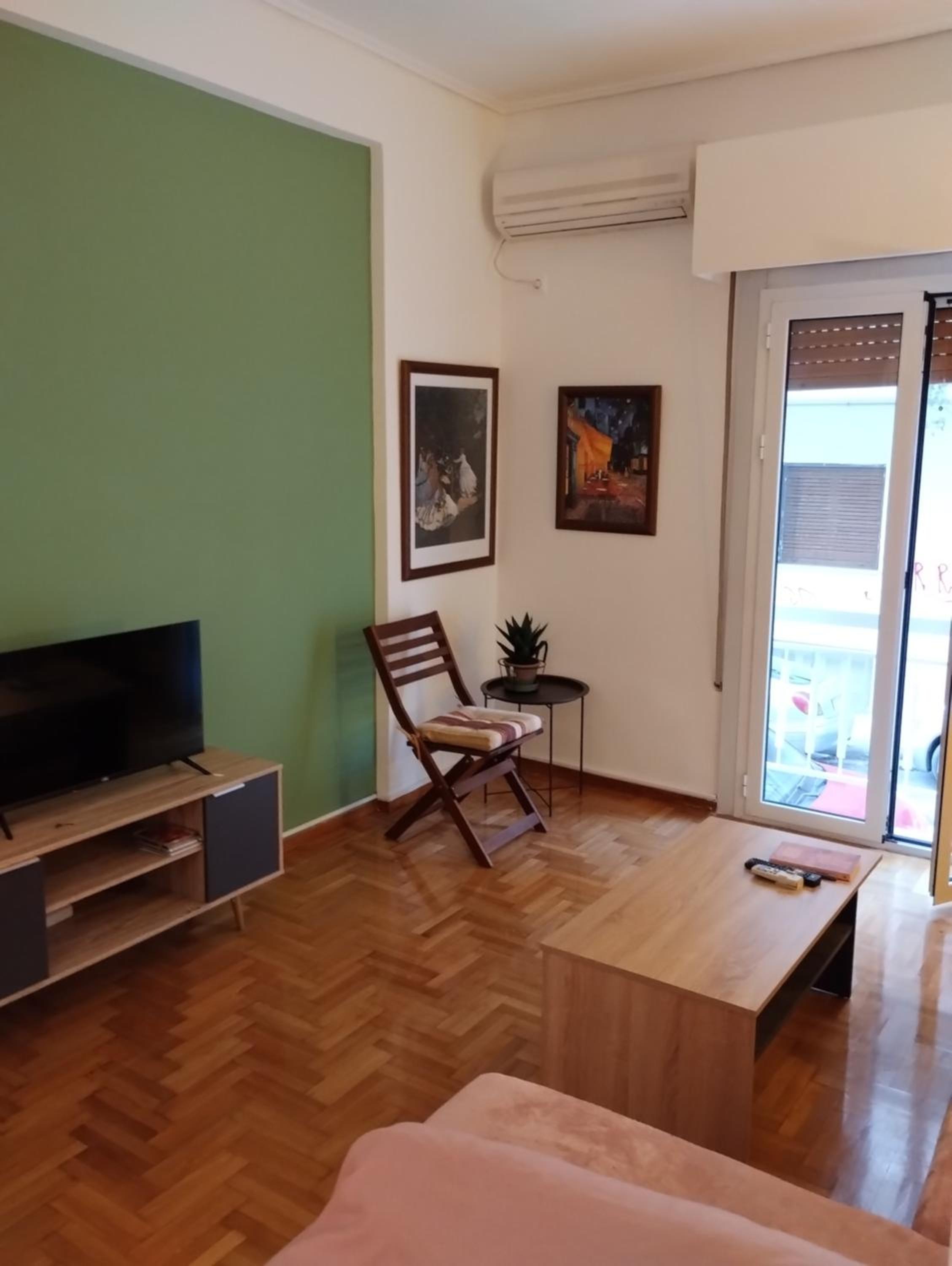 Vasia's cosy apartment in Athens, 