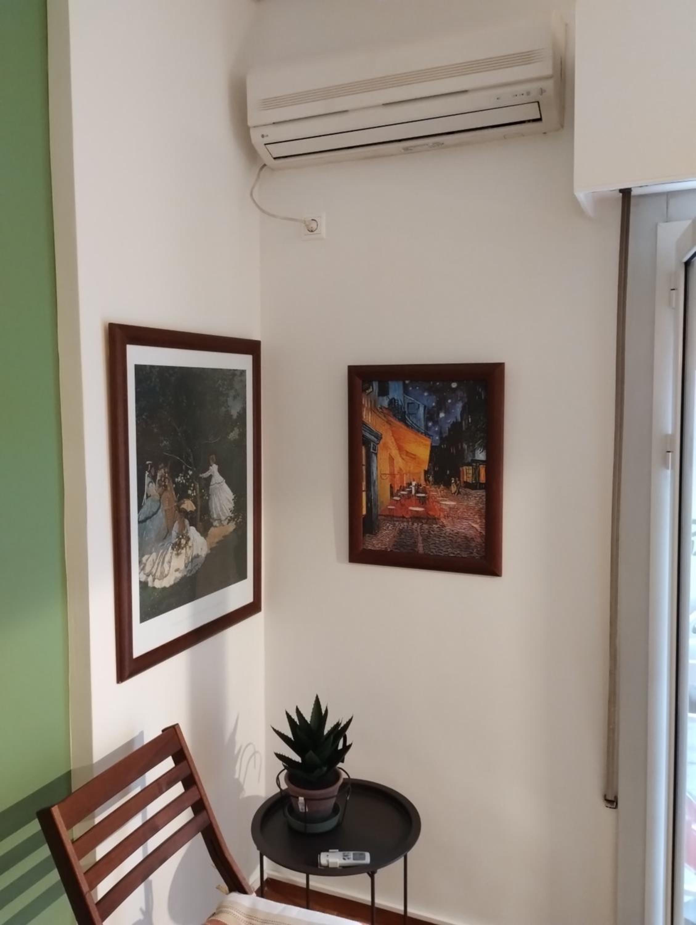 Vasia's cosy apartment in Athens, 