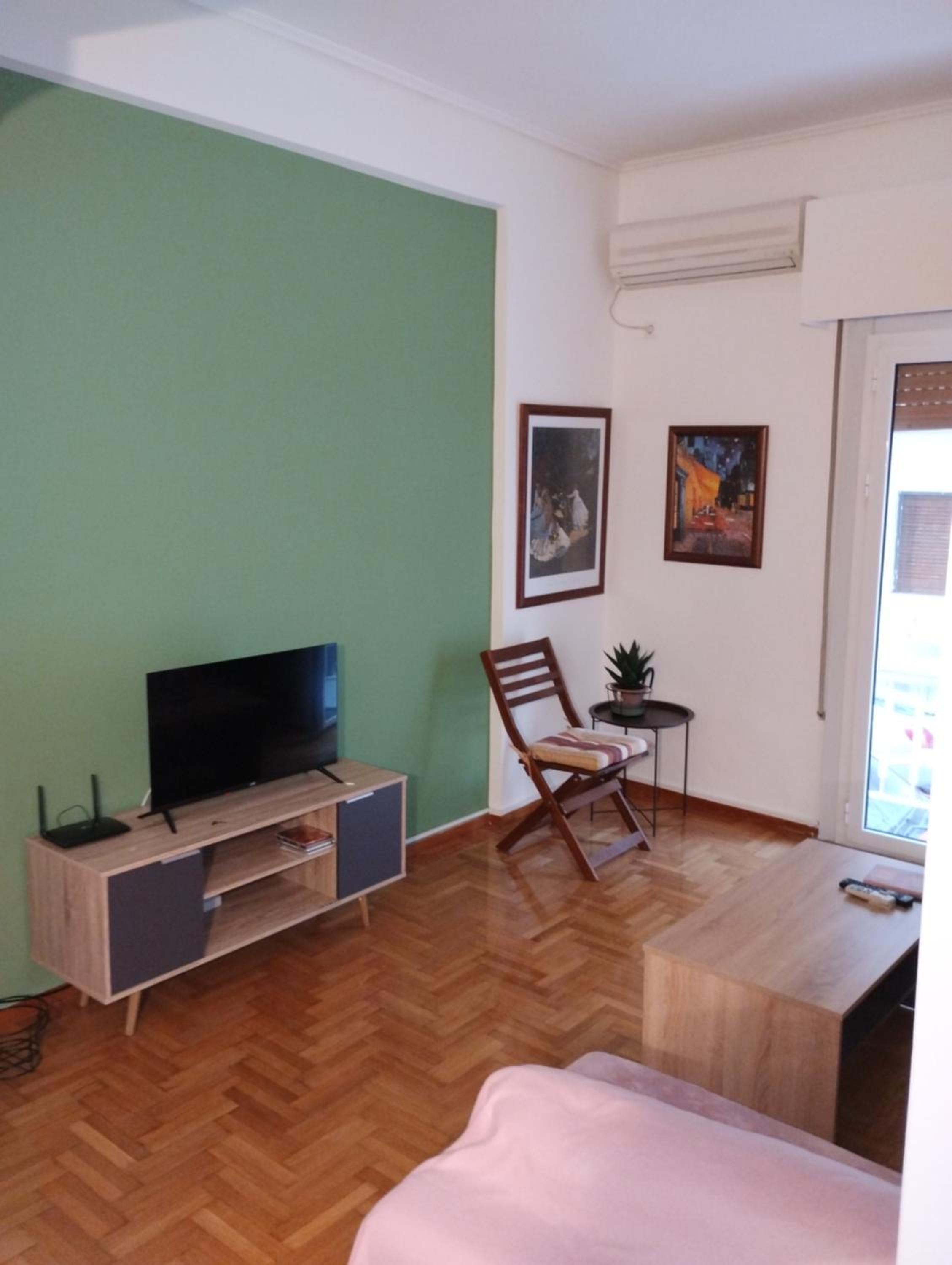 Vasia's cosy apartment in Athens, 