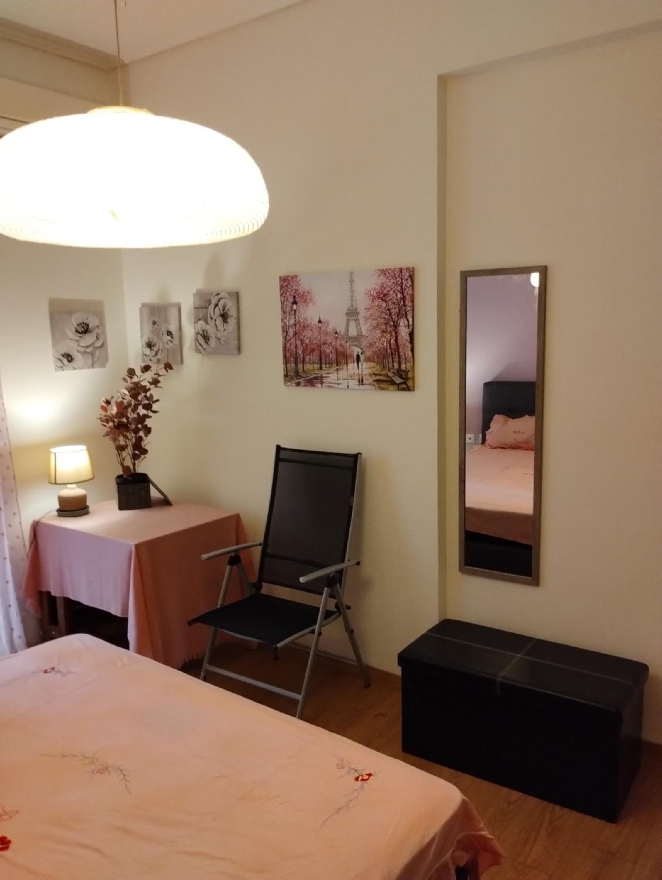 Vasia's cosy apartment in Athens, 