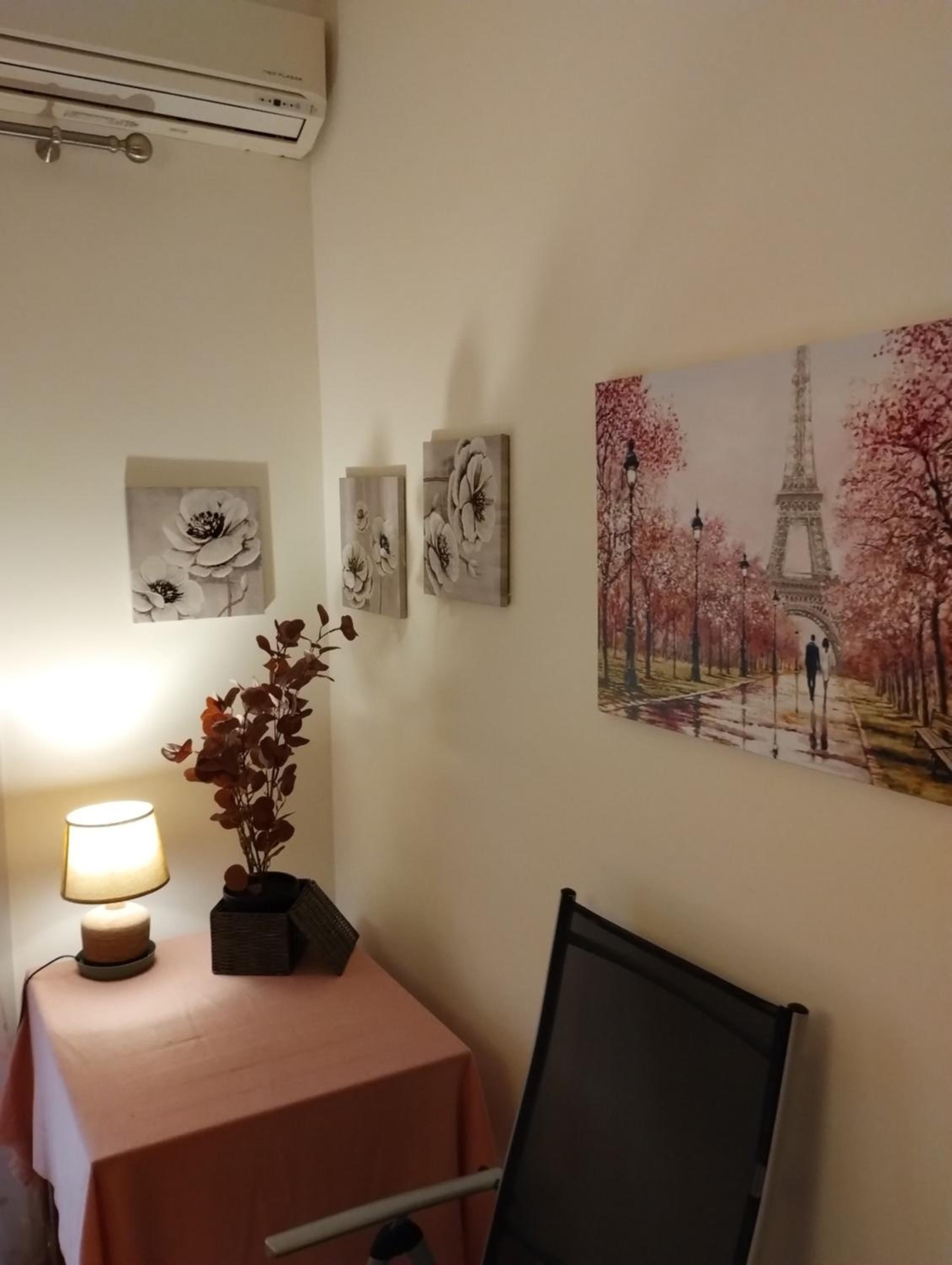 Vasia's cosy apartment in Athens, 