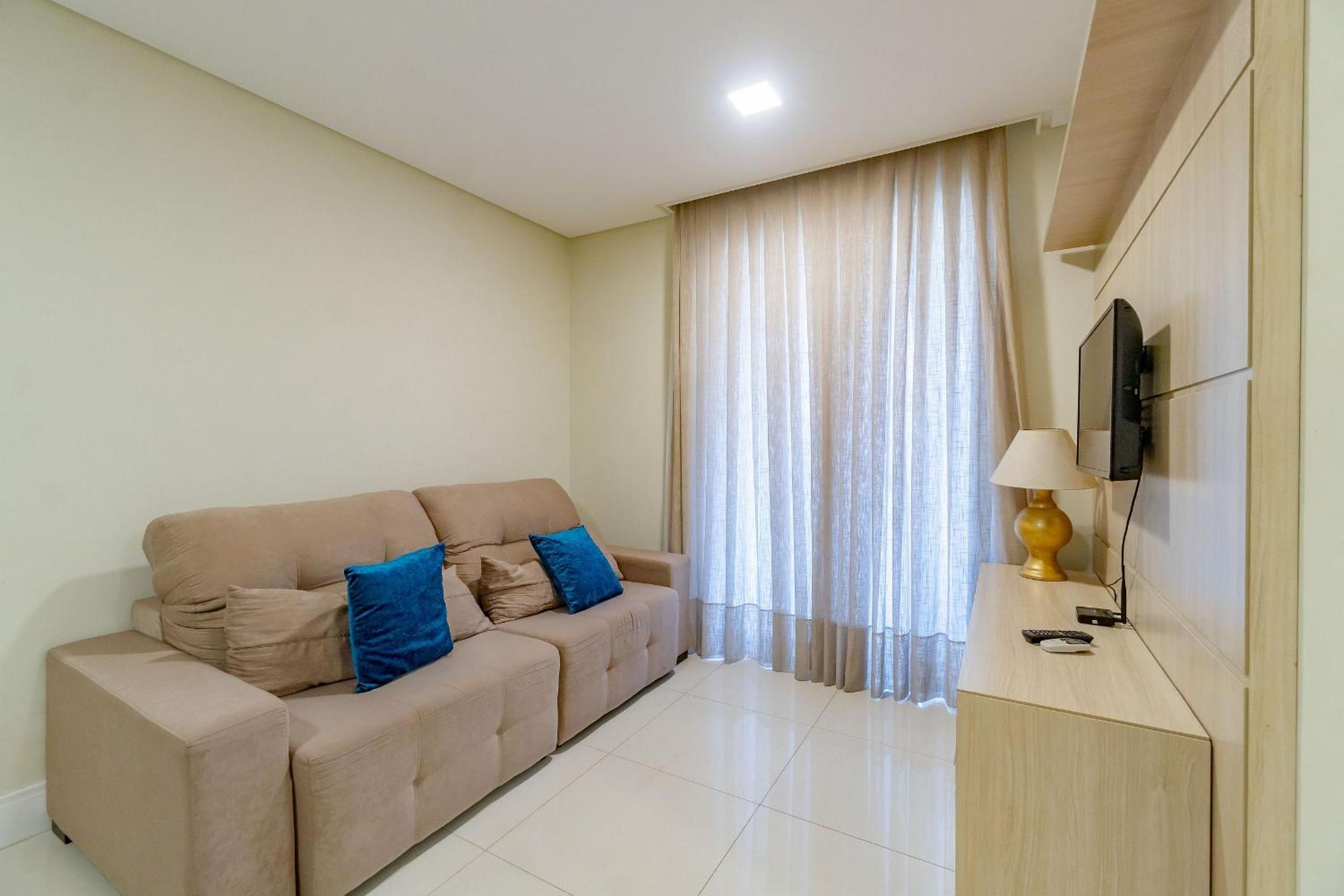 Localização Central - Apartamento a 200m da Praia