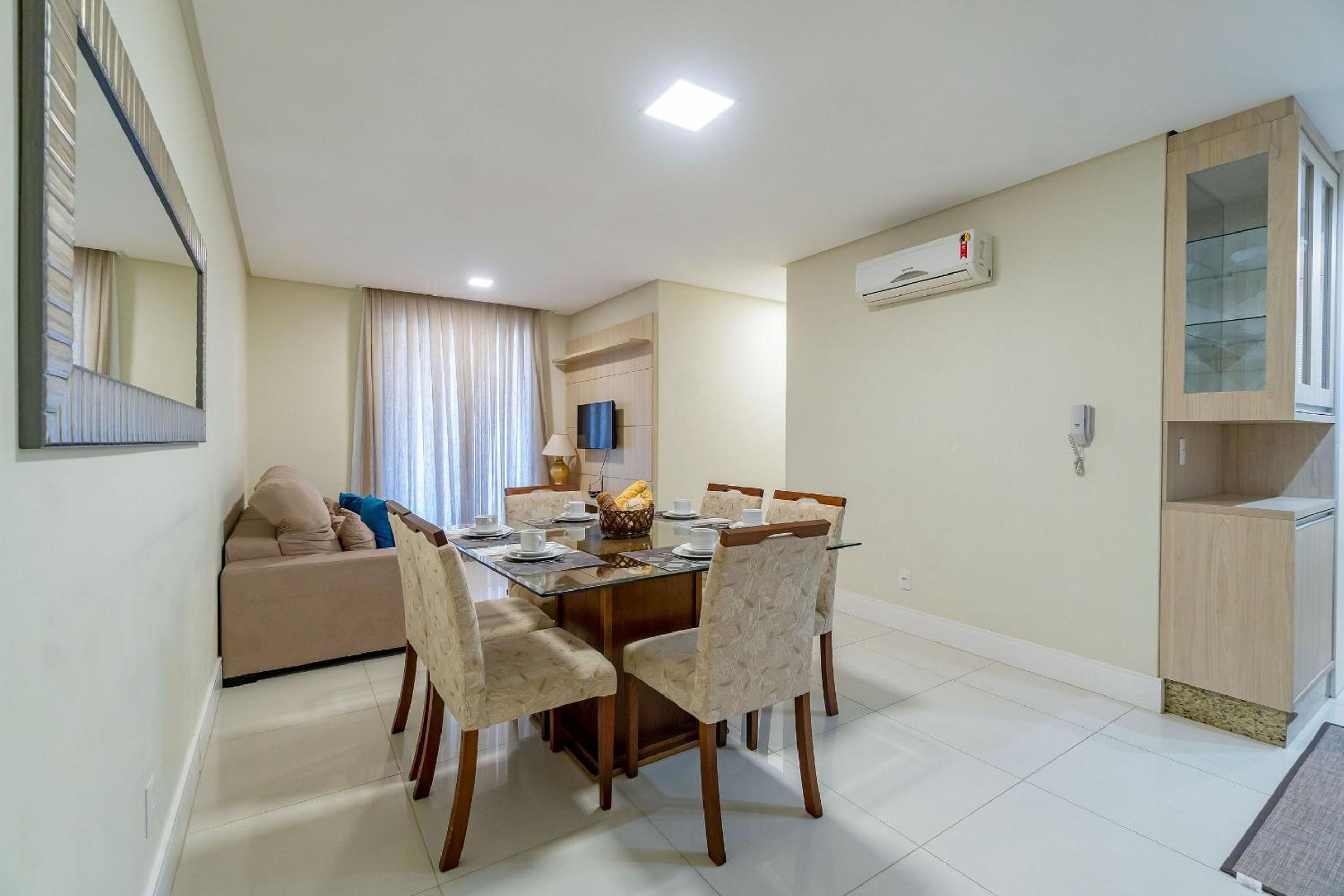 Localização Central - Apartamento a 200m da Praia