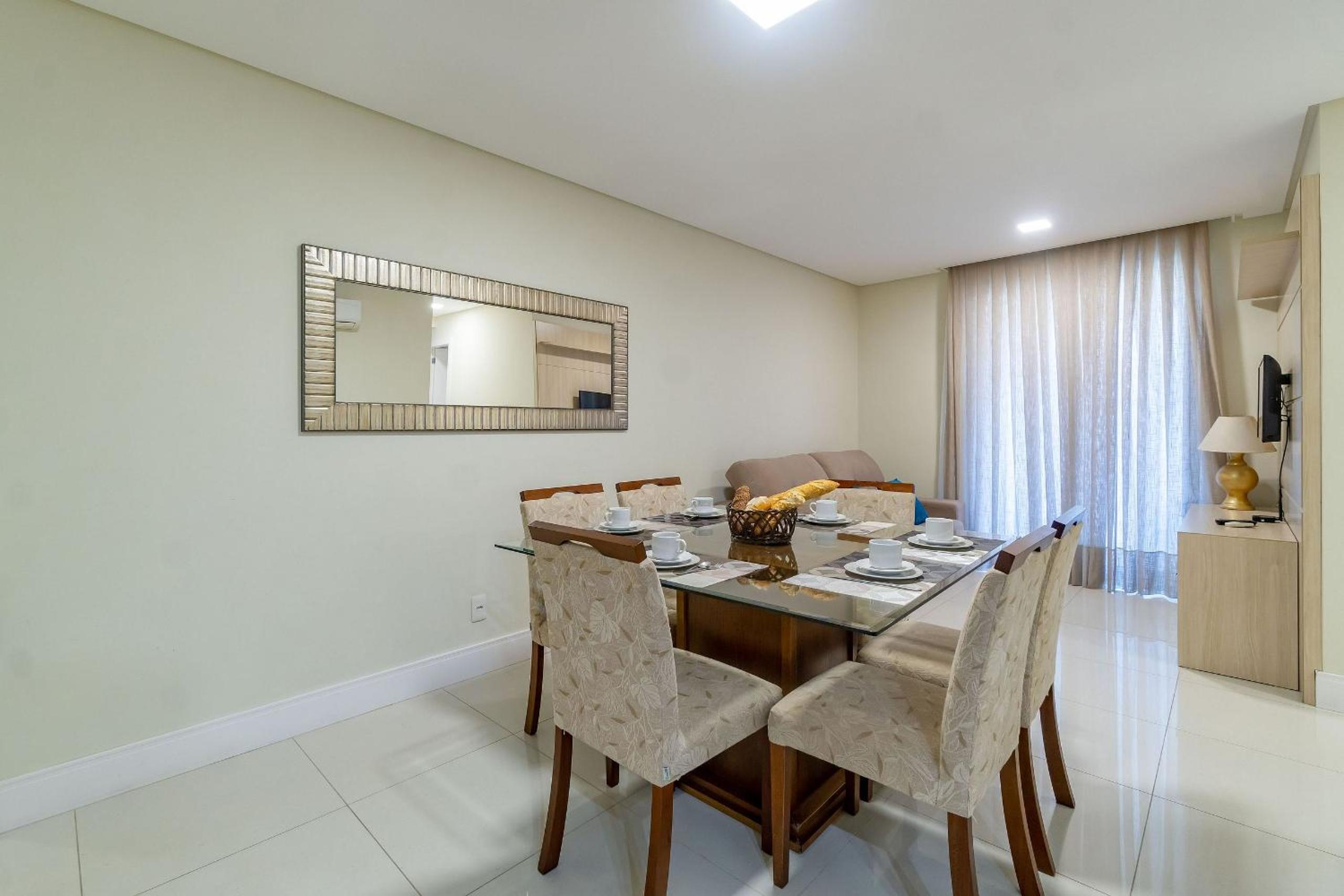 Localização Central - Apartamento a 200m da Praia