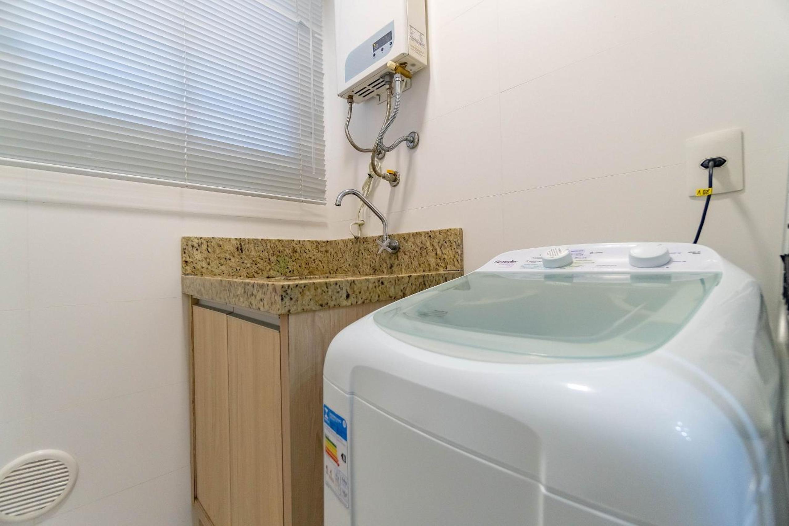 Localização Central - Apartamento a 200m da Praia