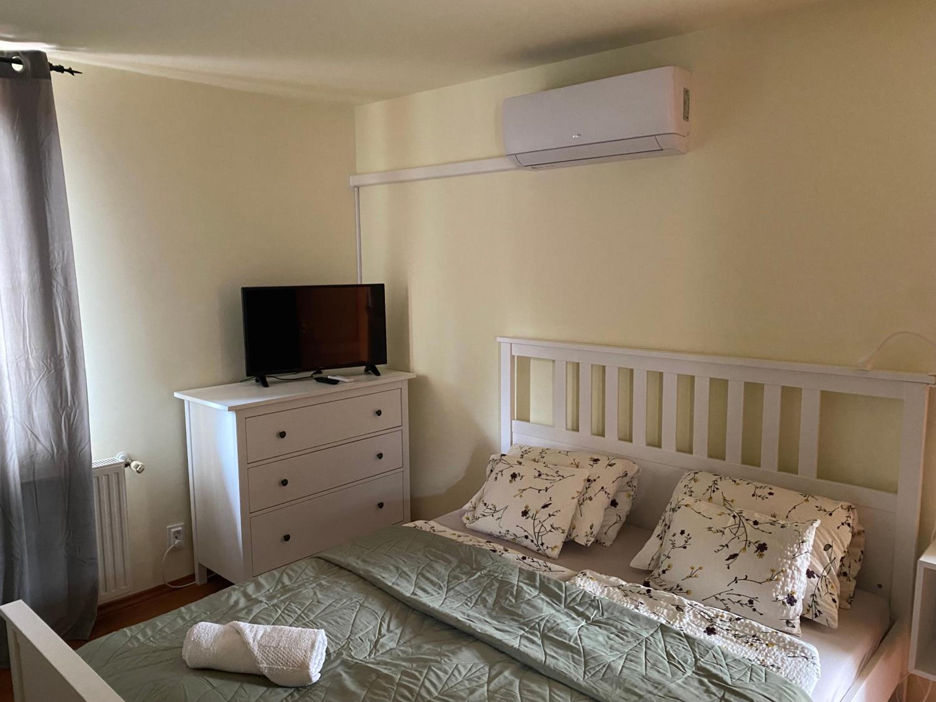 Árpád Apartman - 3 Bedroom Family Apartment with Parking