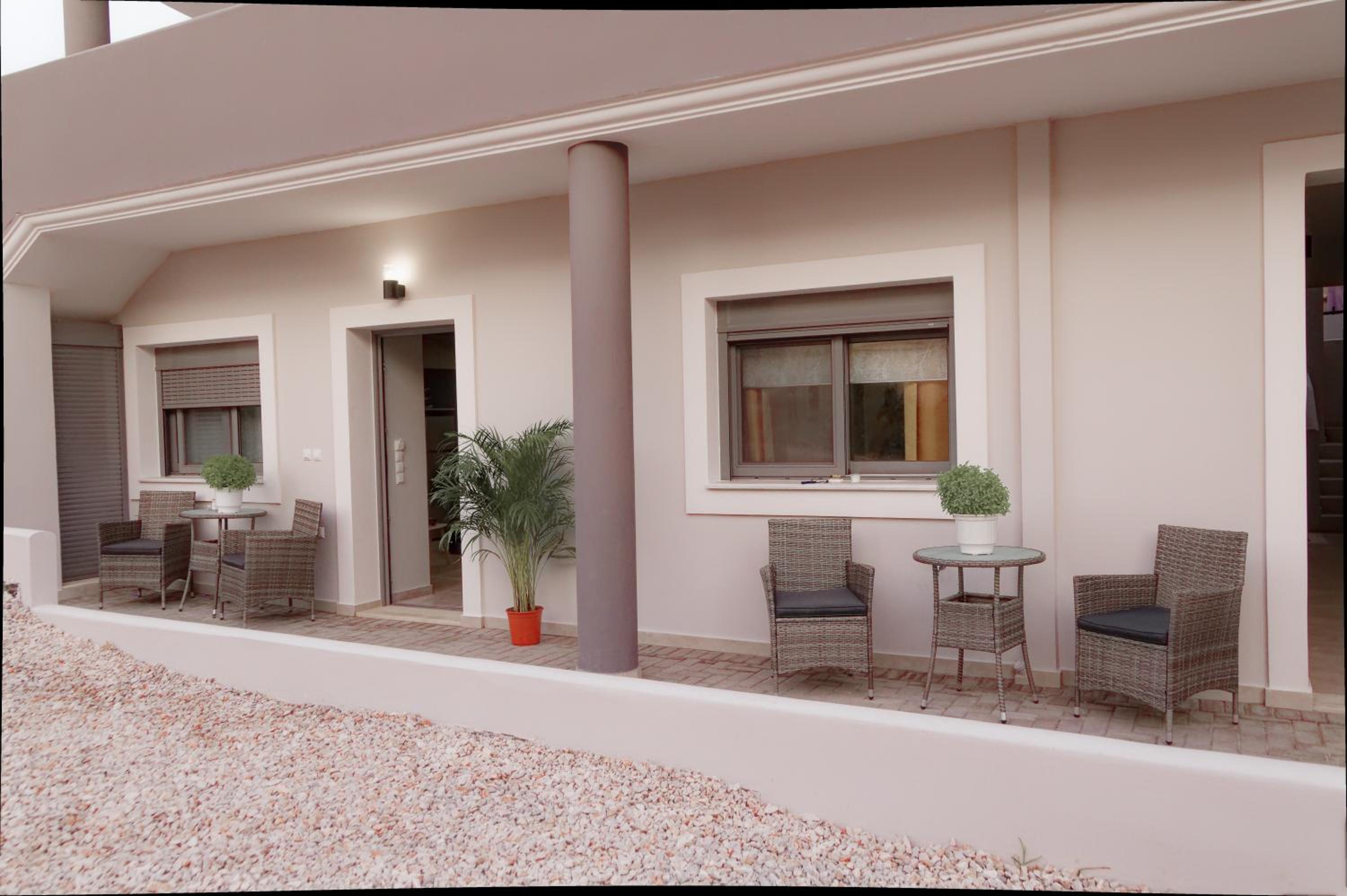 Niriides Apartments