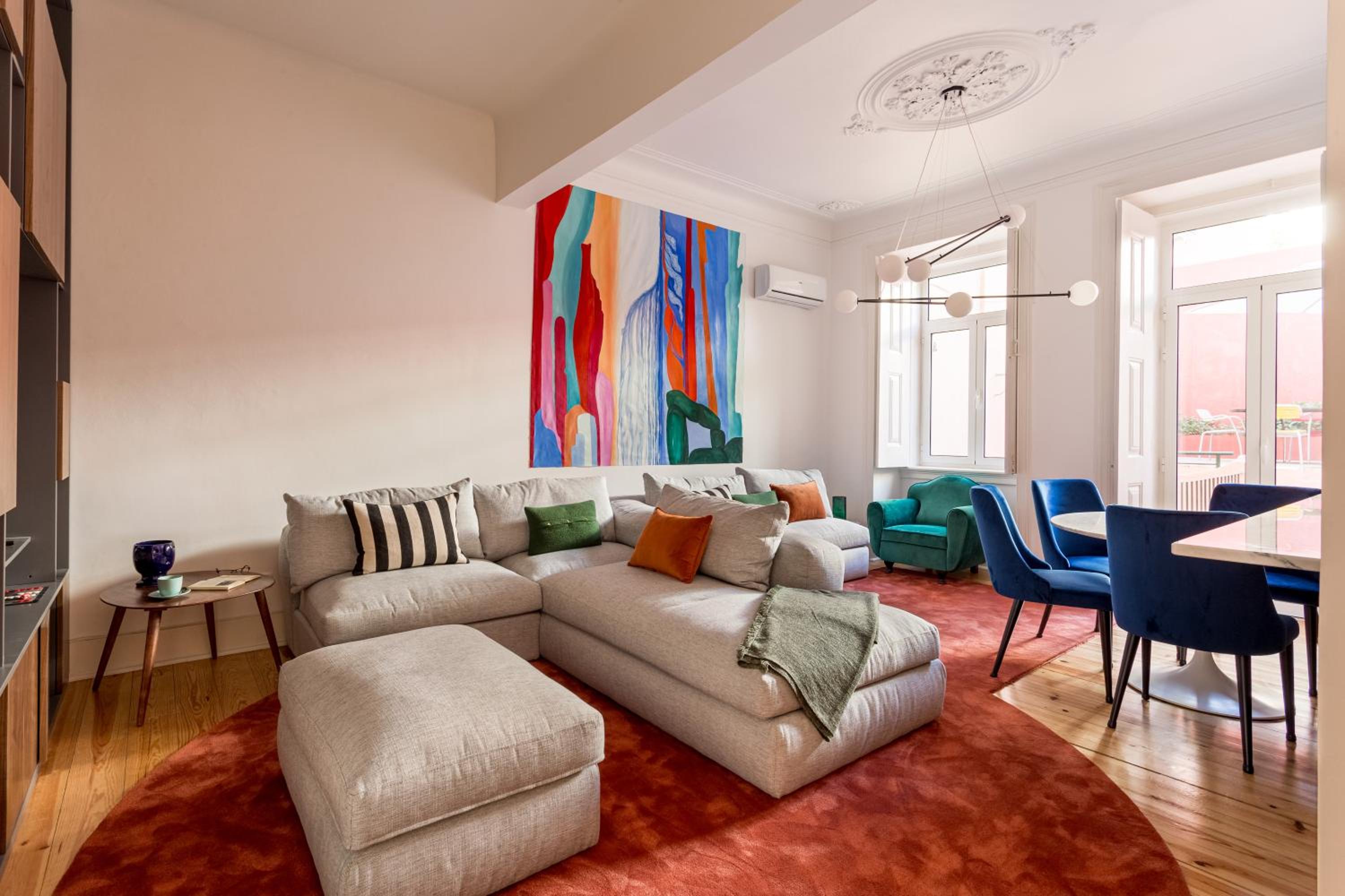 JOIVY Exquisite apt with patio in Graça