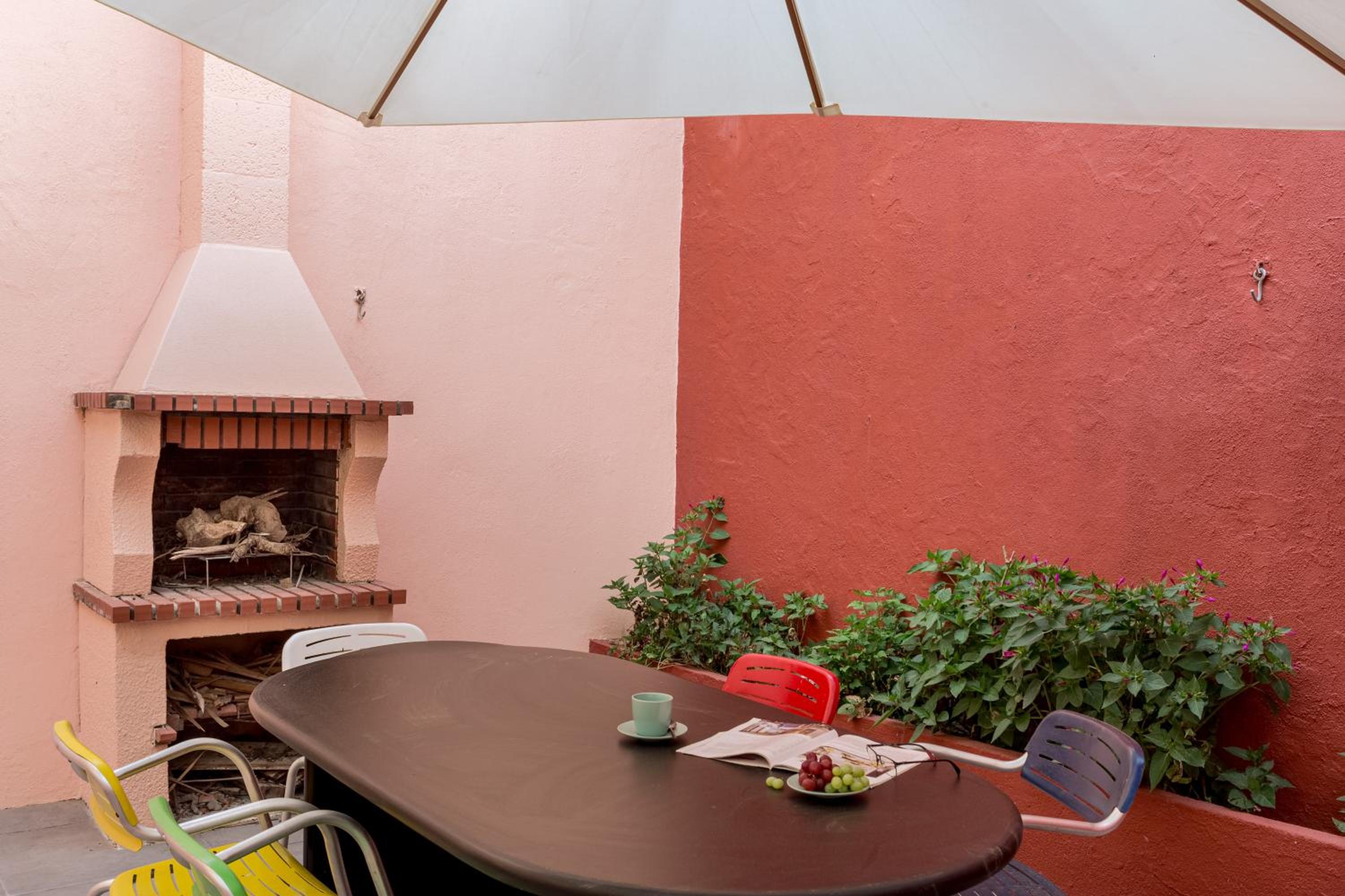 JOIVY Exquisite apt with patio in Graça