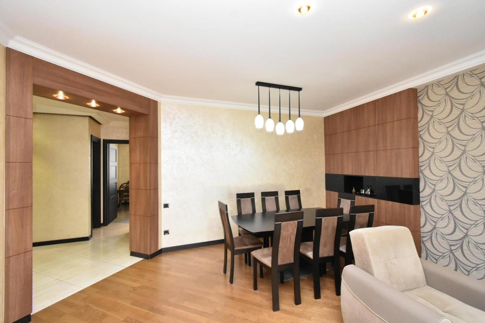 Aram street, 2 bedrooms, Euro renovated Grande apartment DI720