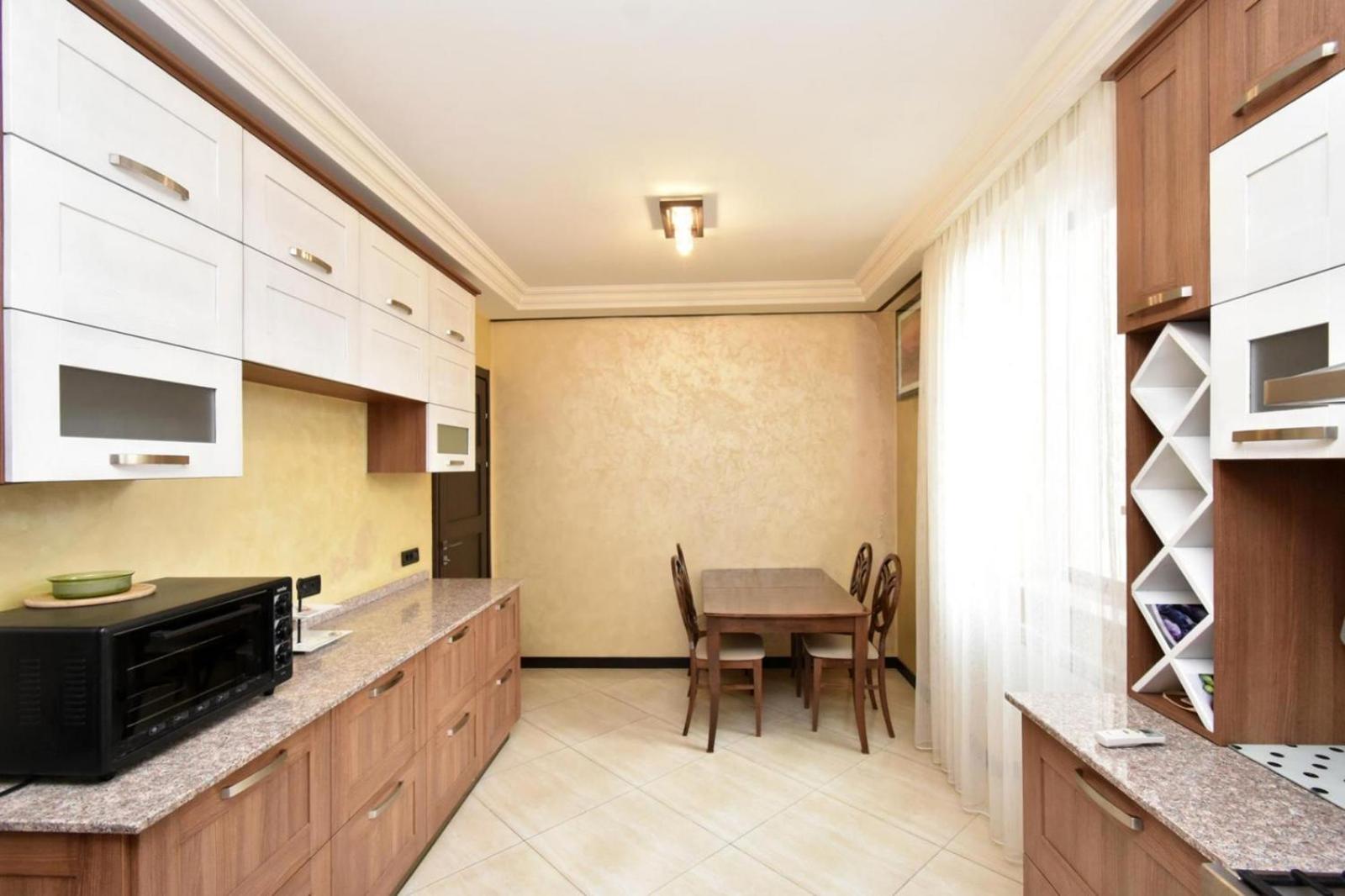 Aram street, 2 bedrooms, Euro renovated Grande apartment DI720