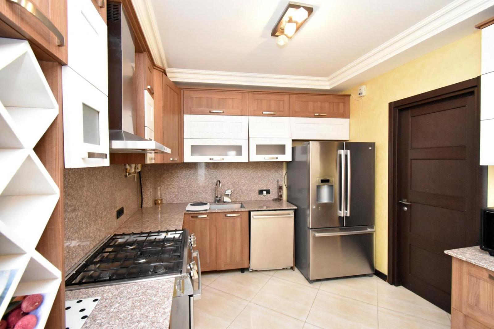 Aram street, 2 bedrooms, Euro renovated Grande apartment DI720