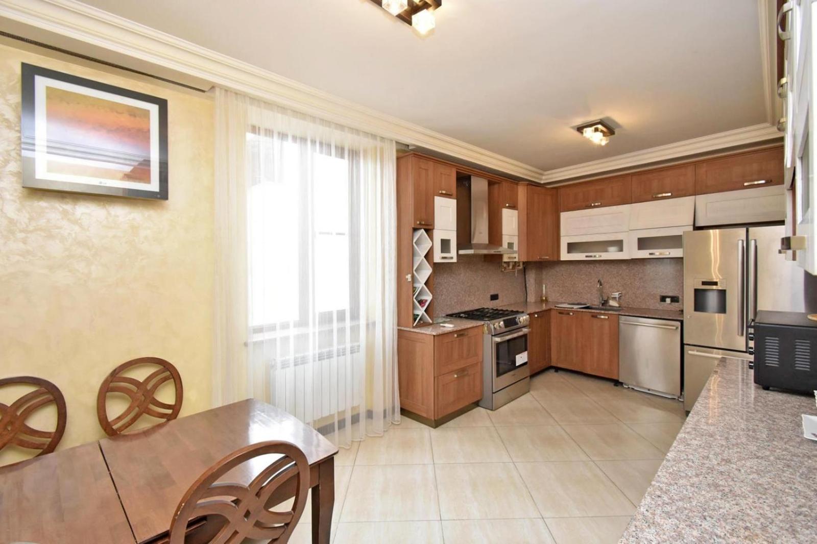 Aram street, 2 bedrooms, Euro renovated Grande apartment DI720